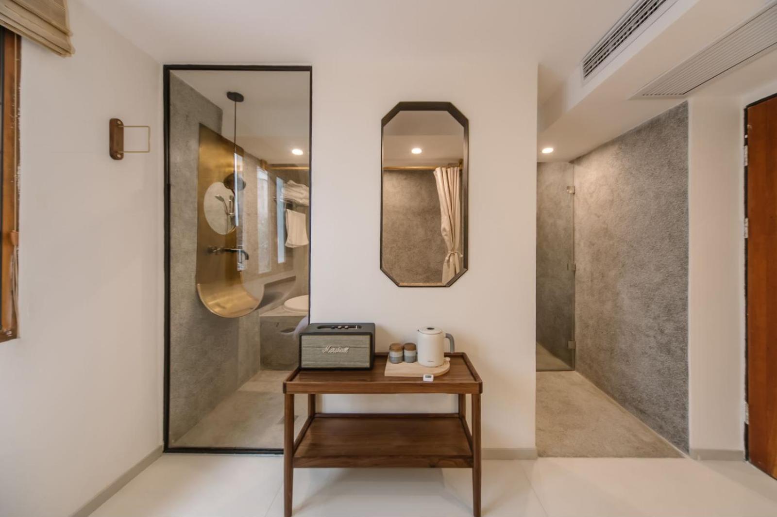 Elegant King Room photo 3