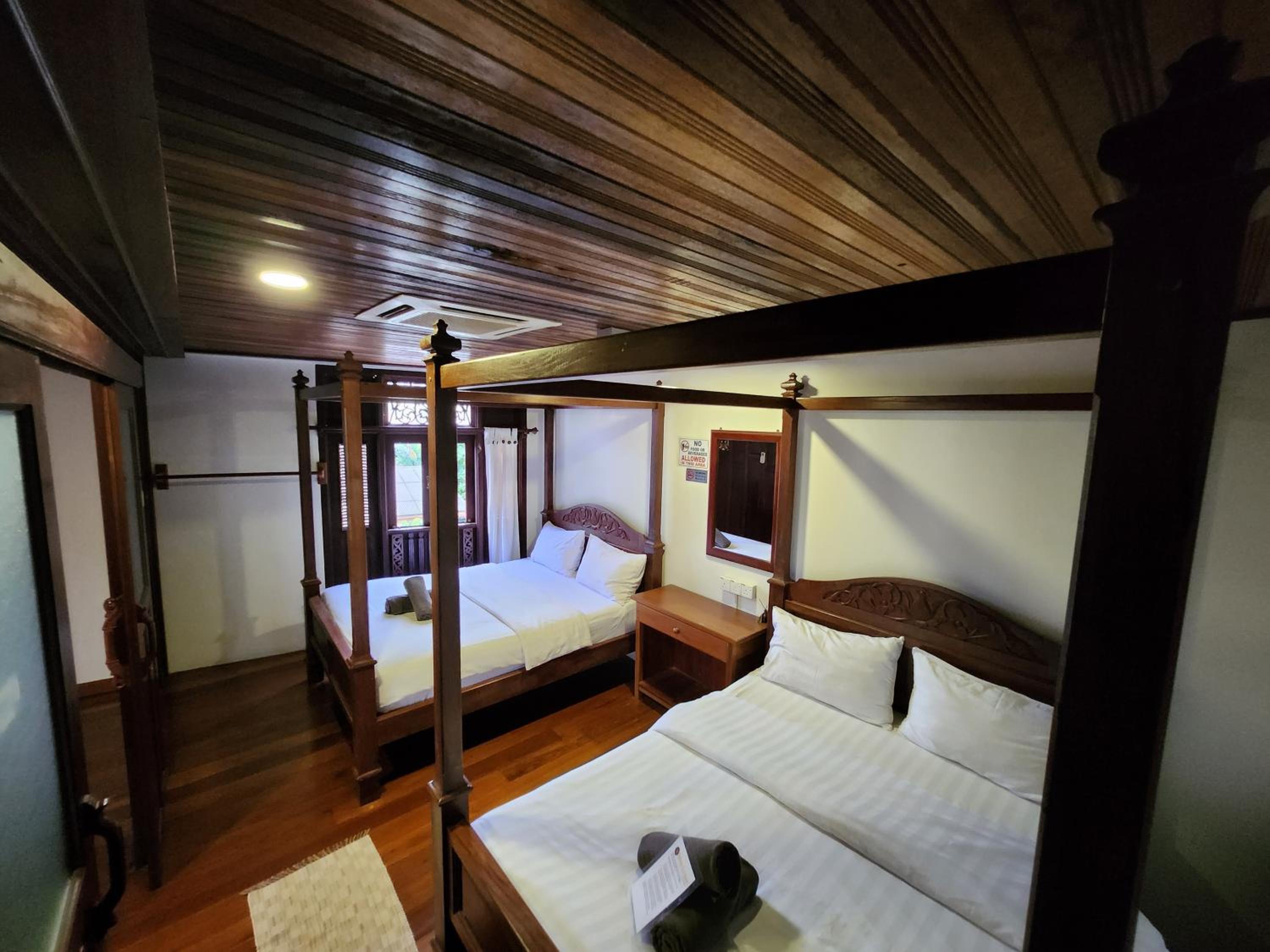 Deluxe Family Suite - Photo 5