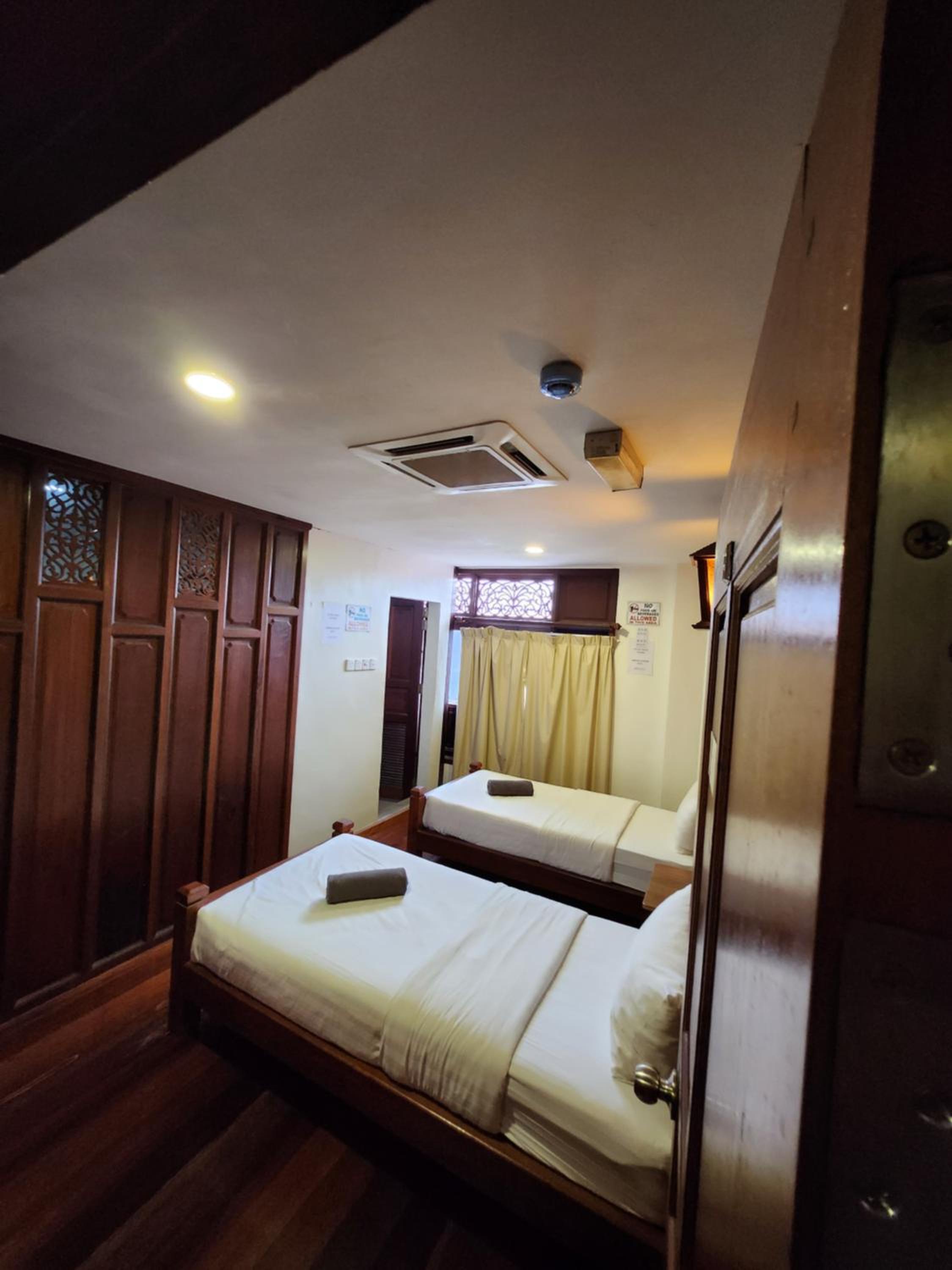 Three-Bedroom Suite - Photo 2