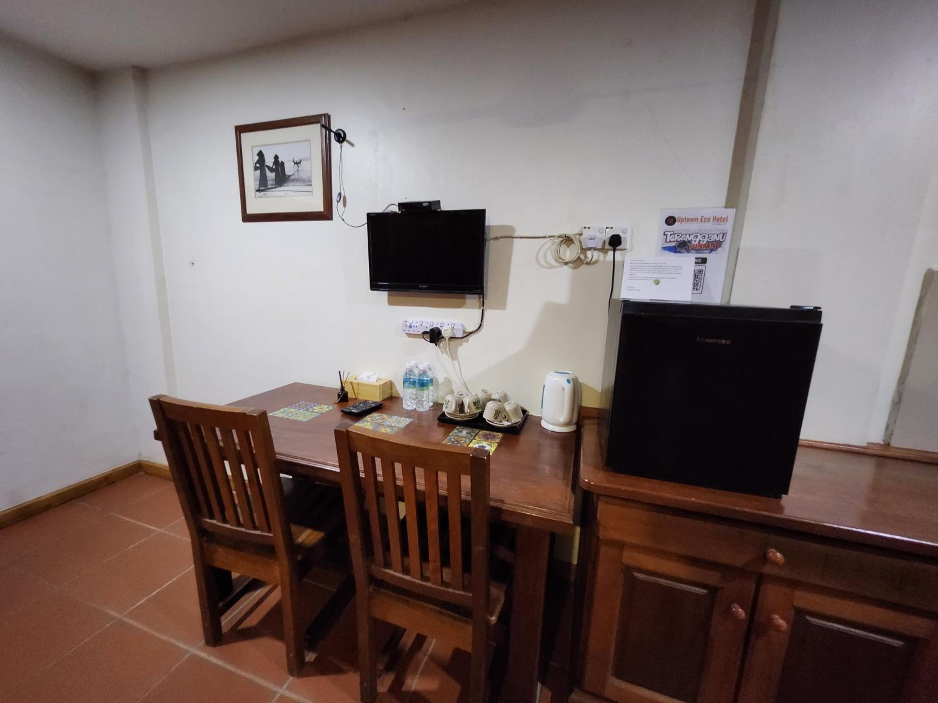 Three-Bedroom Suite - Photo 7