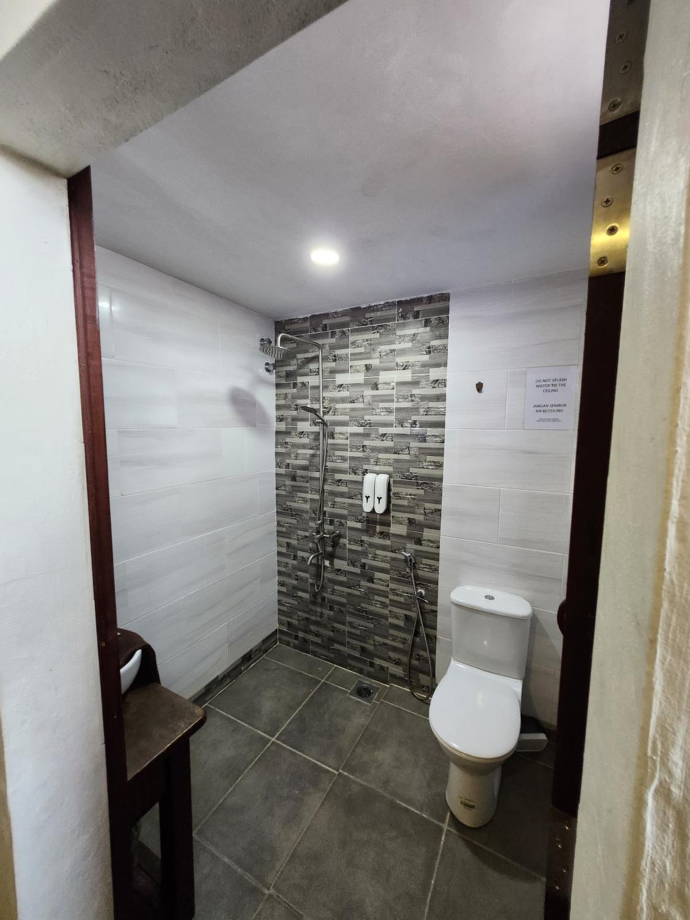 Three-Bedroom Suite - Photo 10