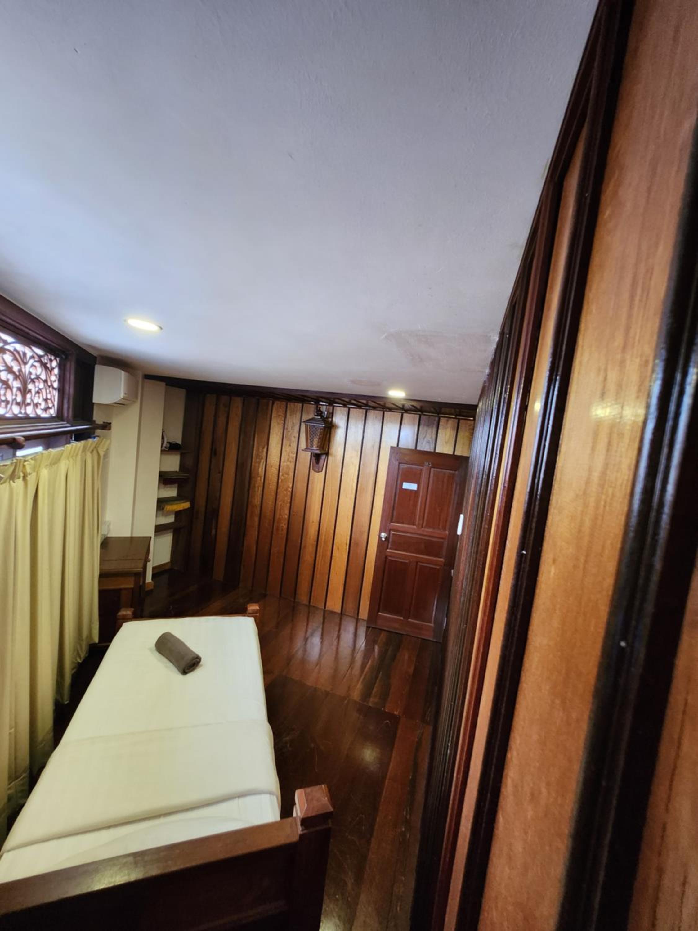 Three-Bedroom Suite - Photo 6