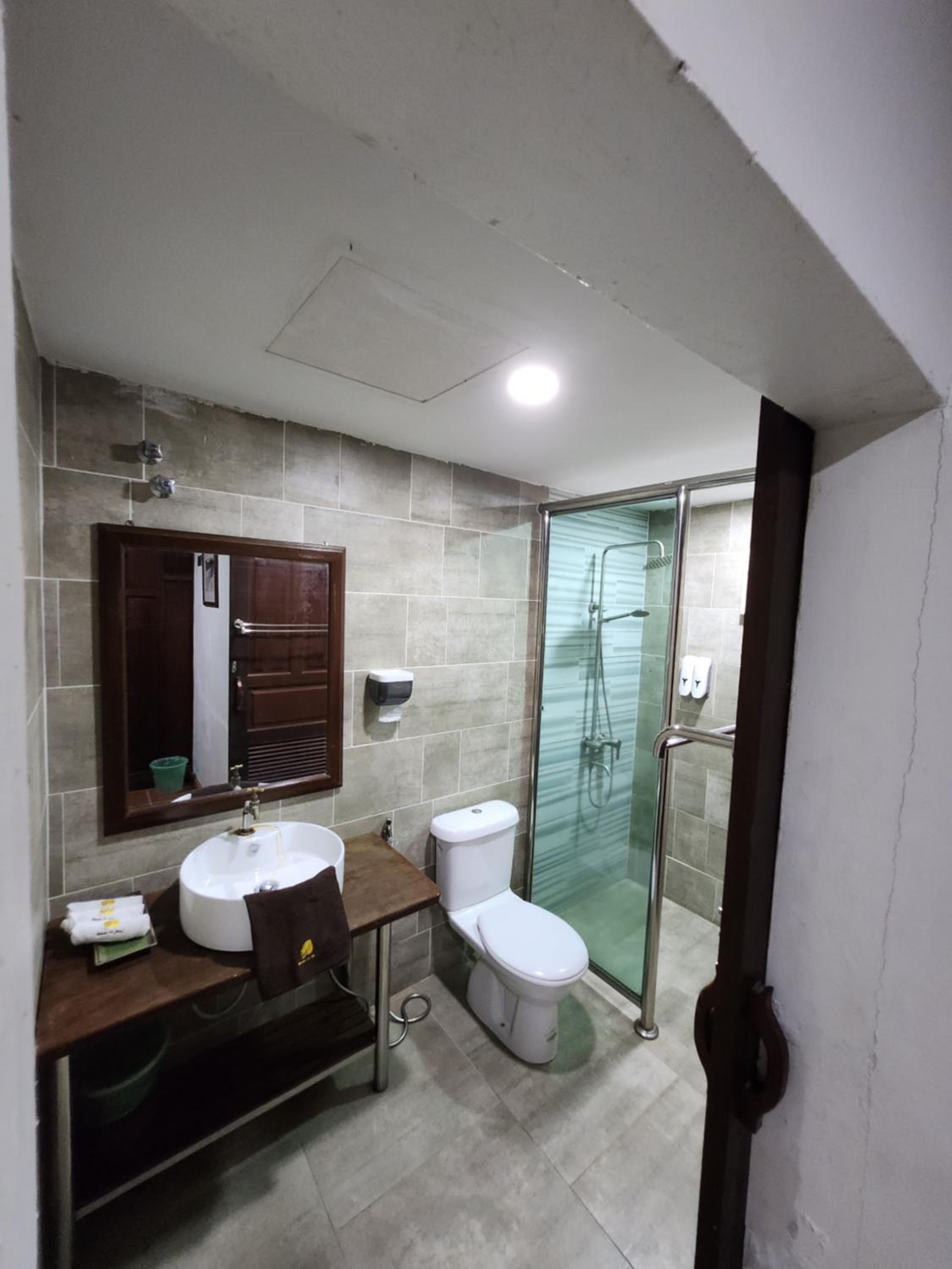 Three-Bedroom Suite - Photo 9