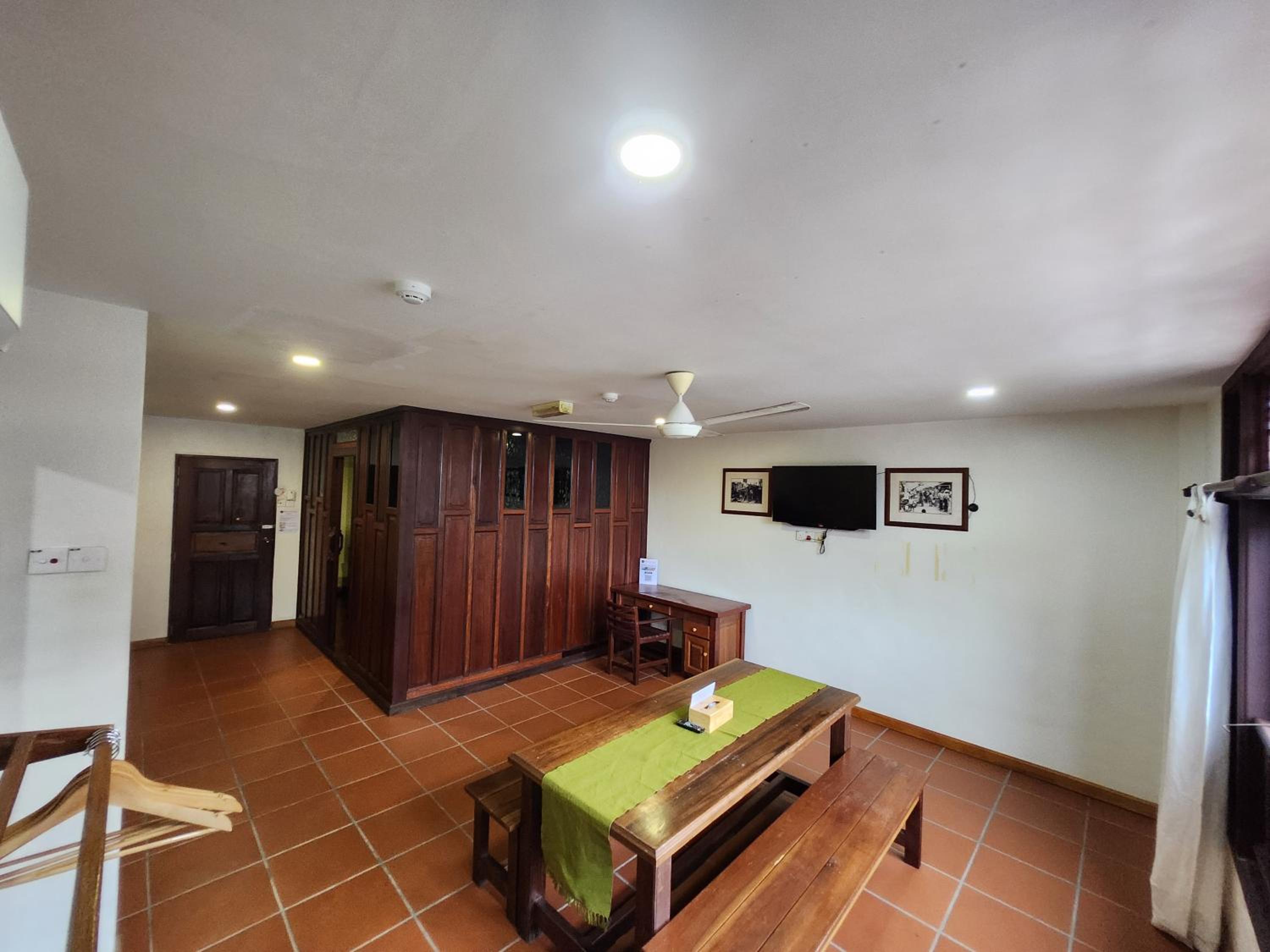Deluxe Family Room