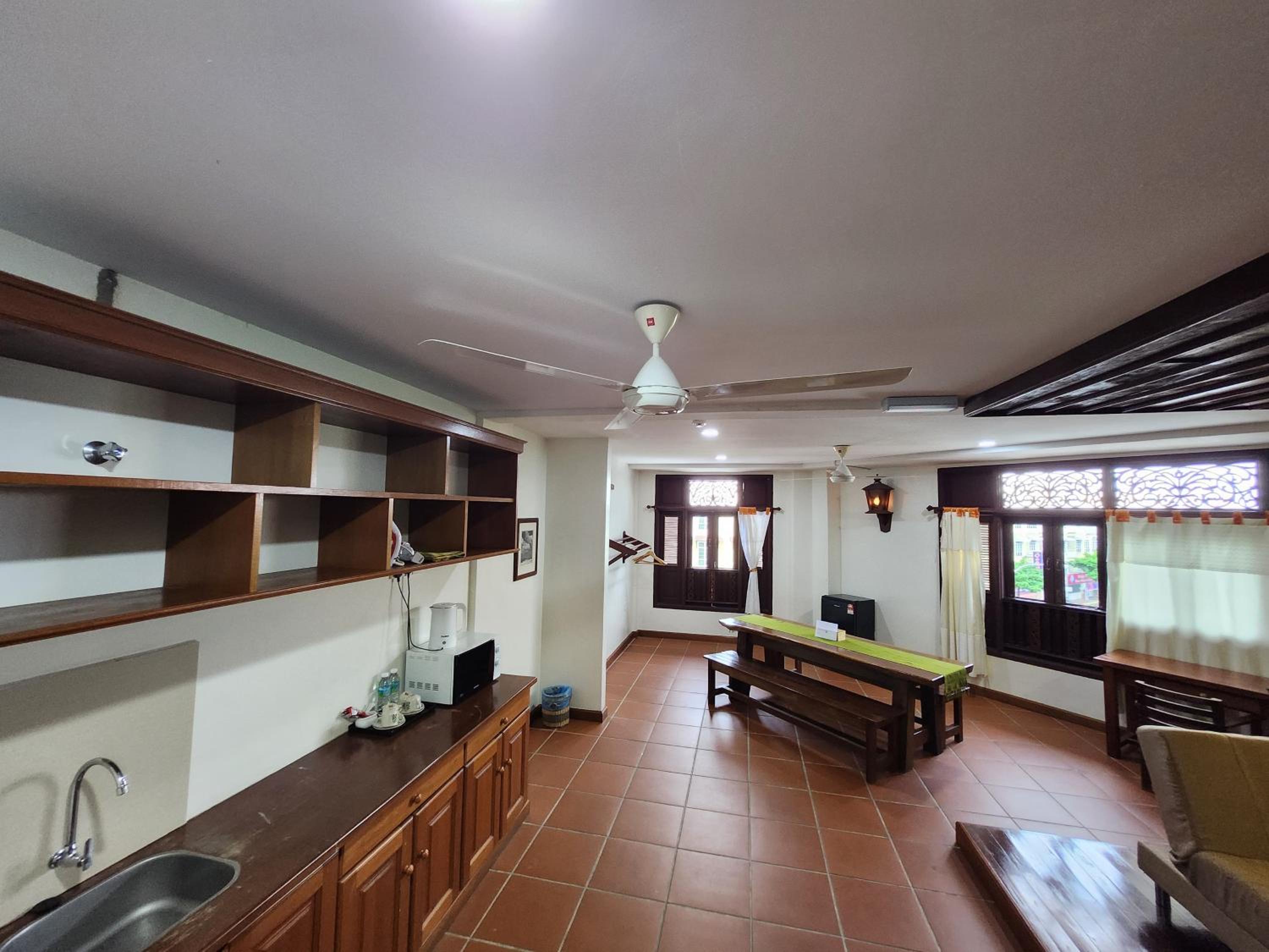Superior Family Room - Photo 4