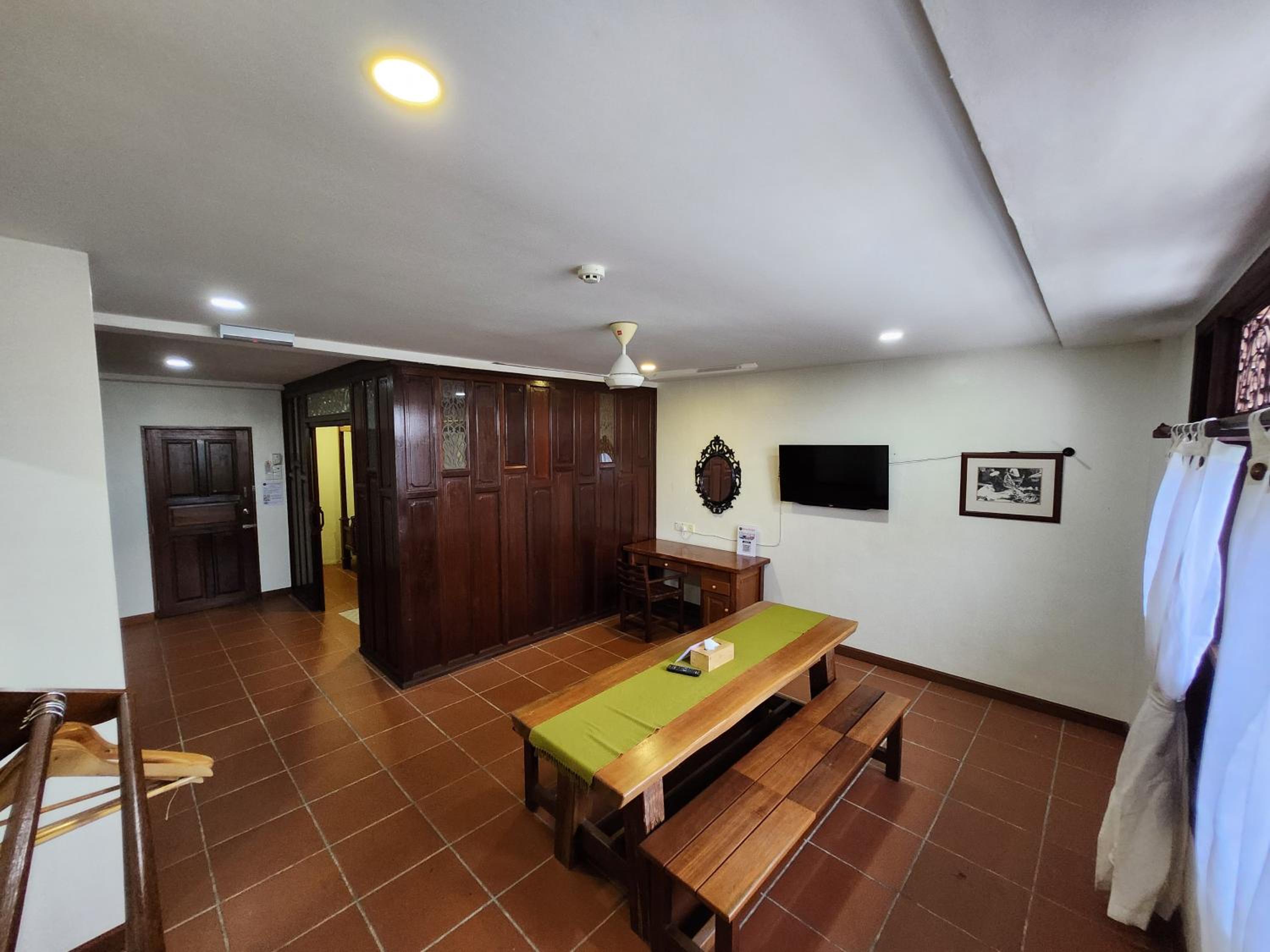 Deluxe Family Room