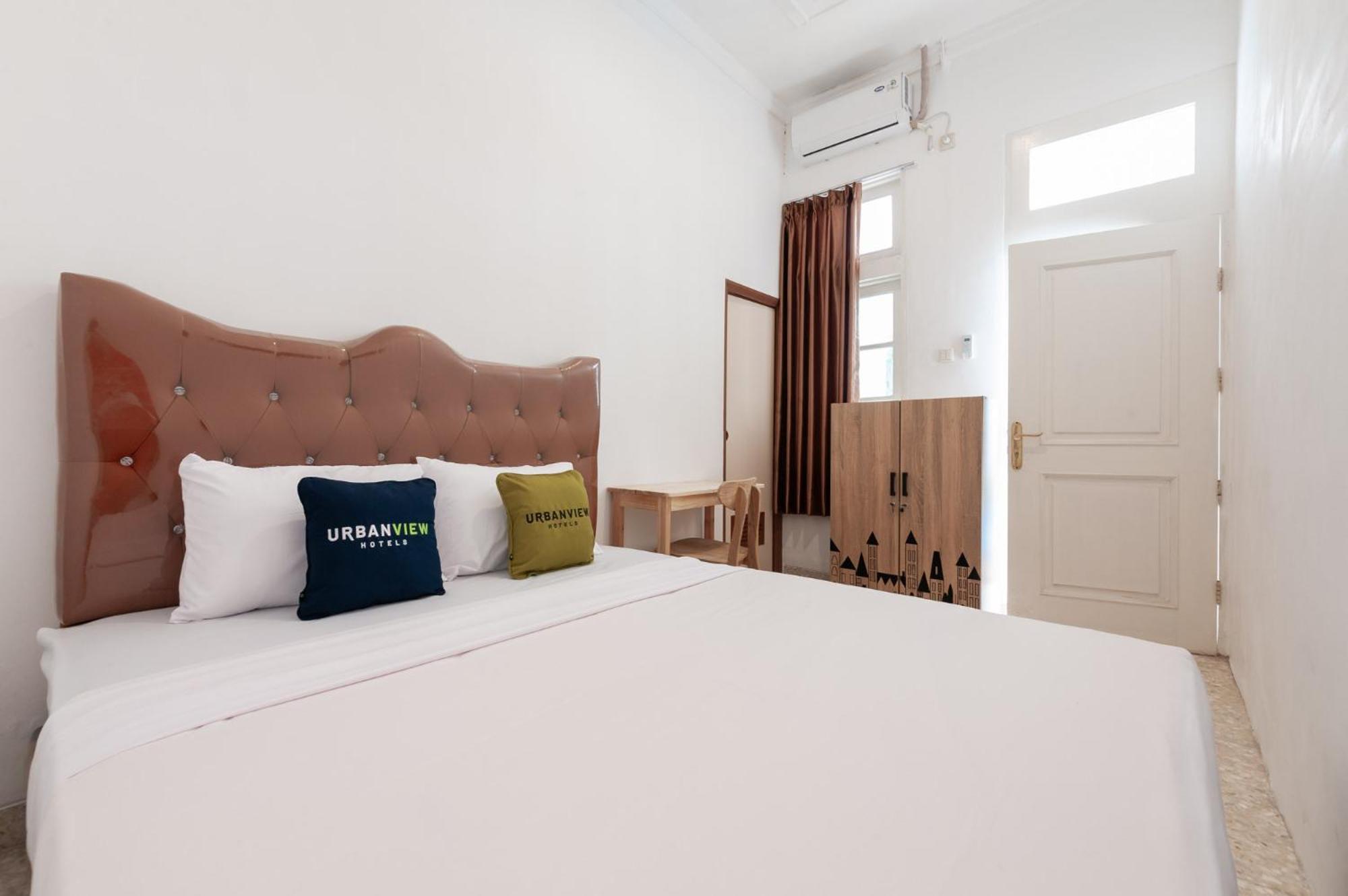 Suite - Photo 1