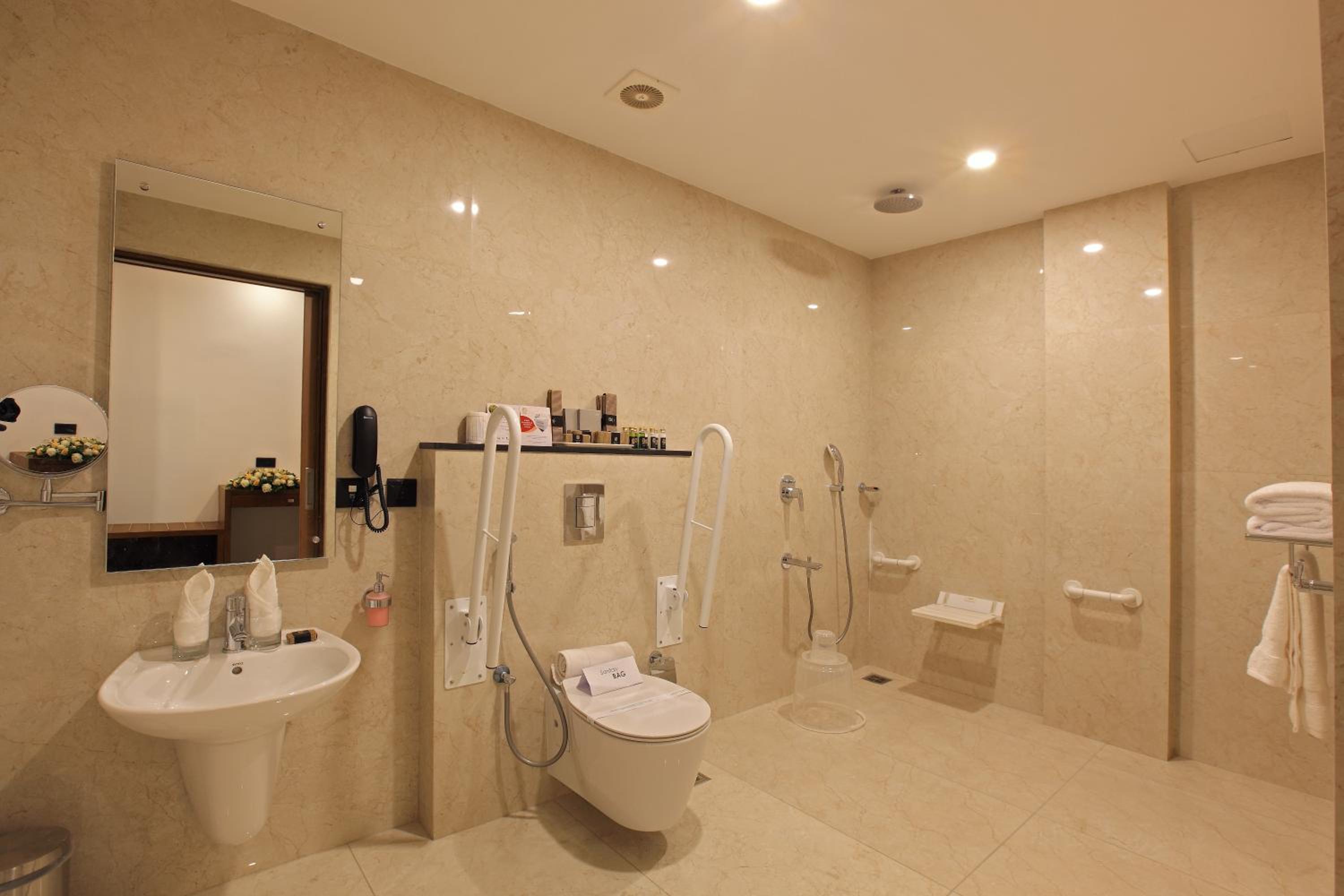Double Room - Disability Access photo 2