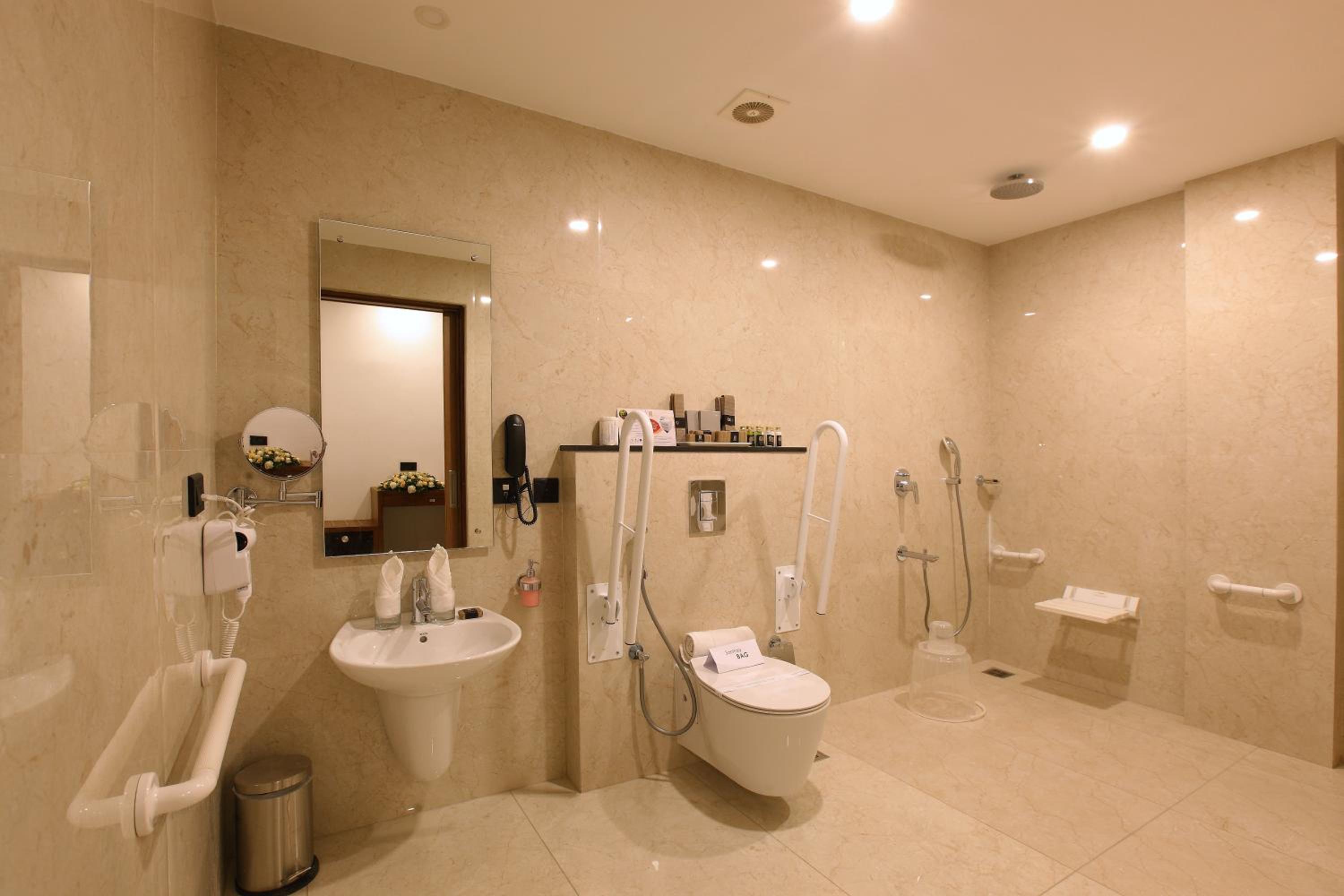 Double Room - Disability Access photo 3