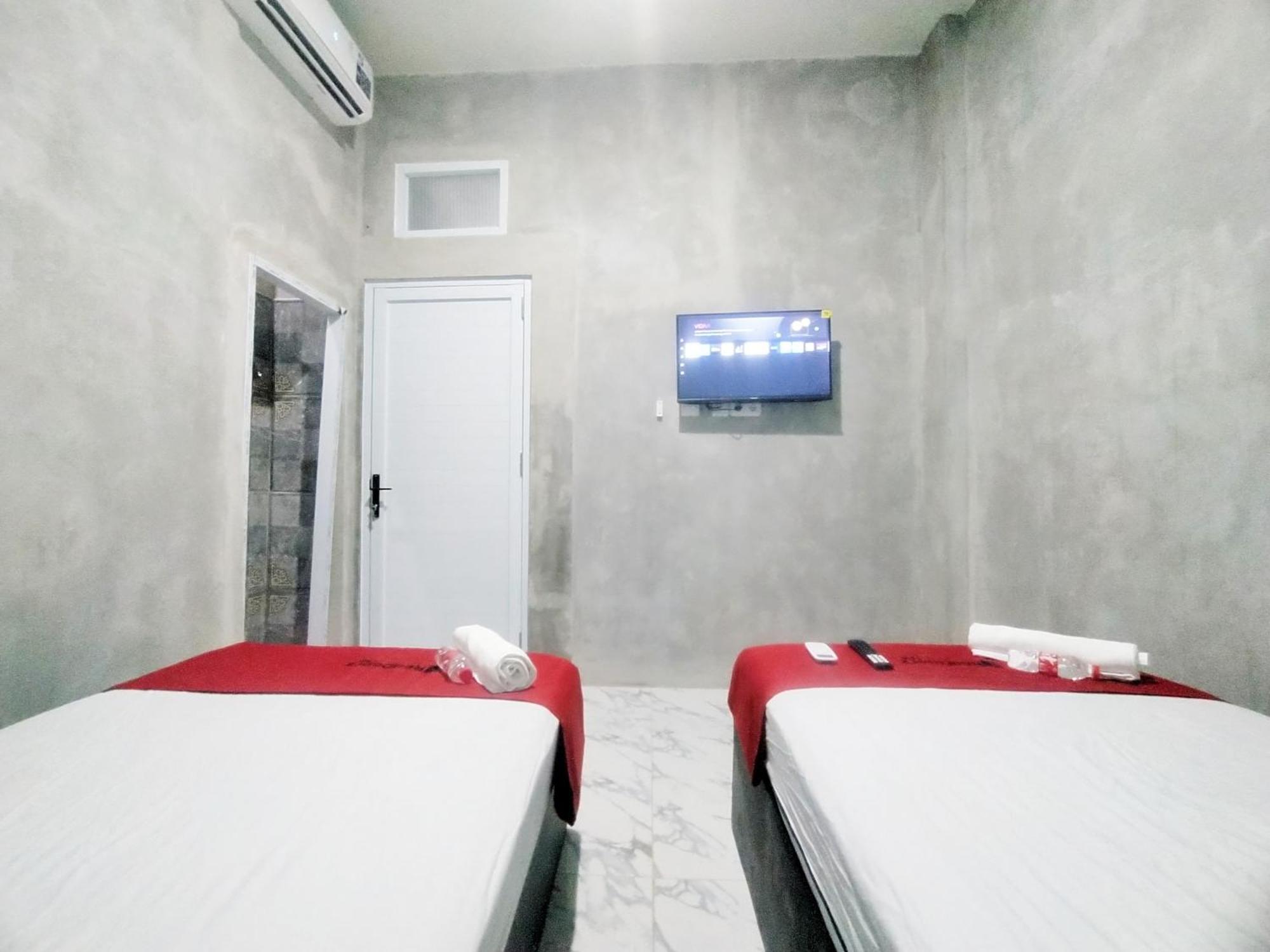 Standard Twin Room - Photo 14