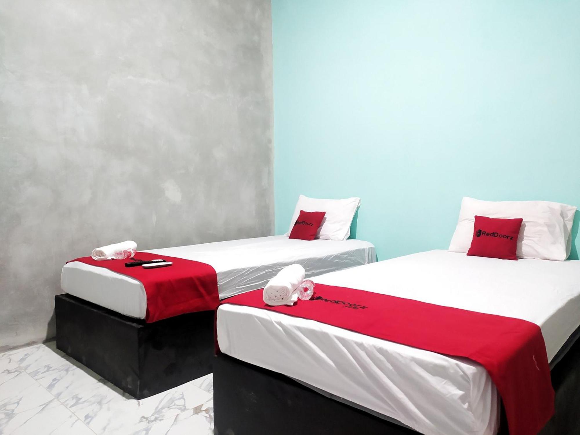 Standard Twin Room - Photo 12