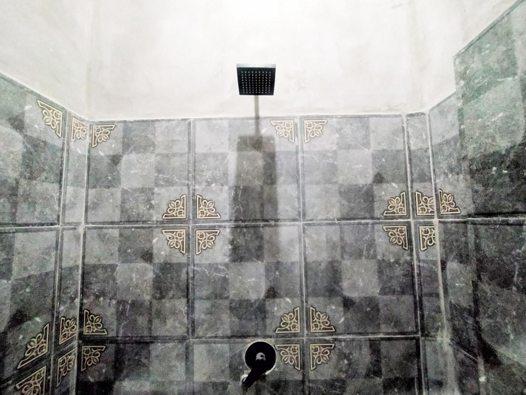 Standard Twin Room - Photo 3