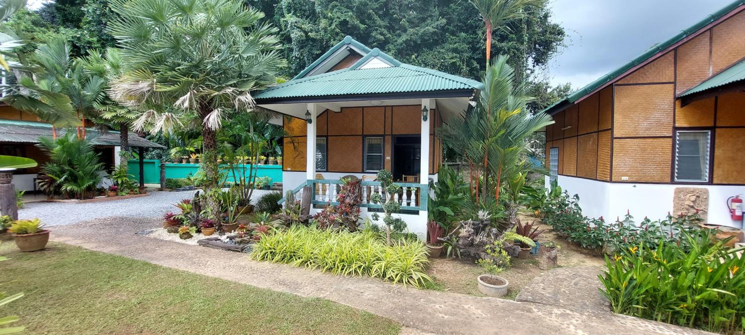 Deluxe Bungalow photo 3