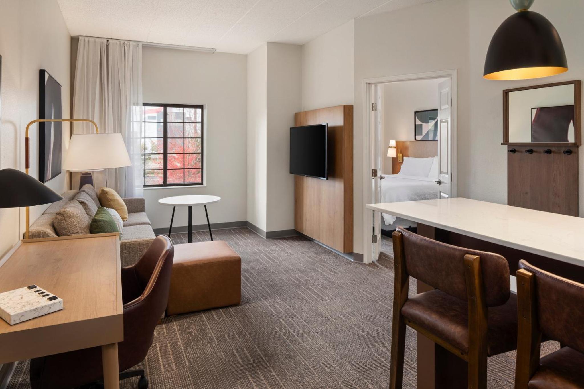 One-Bedroom King Suite - Photo 3