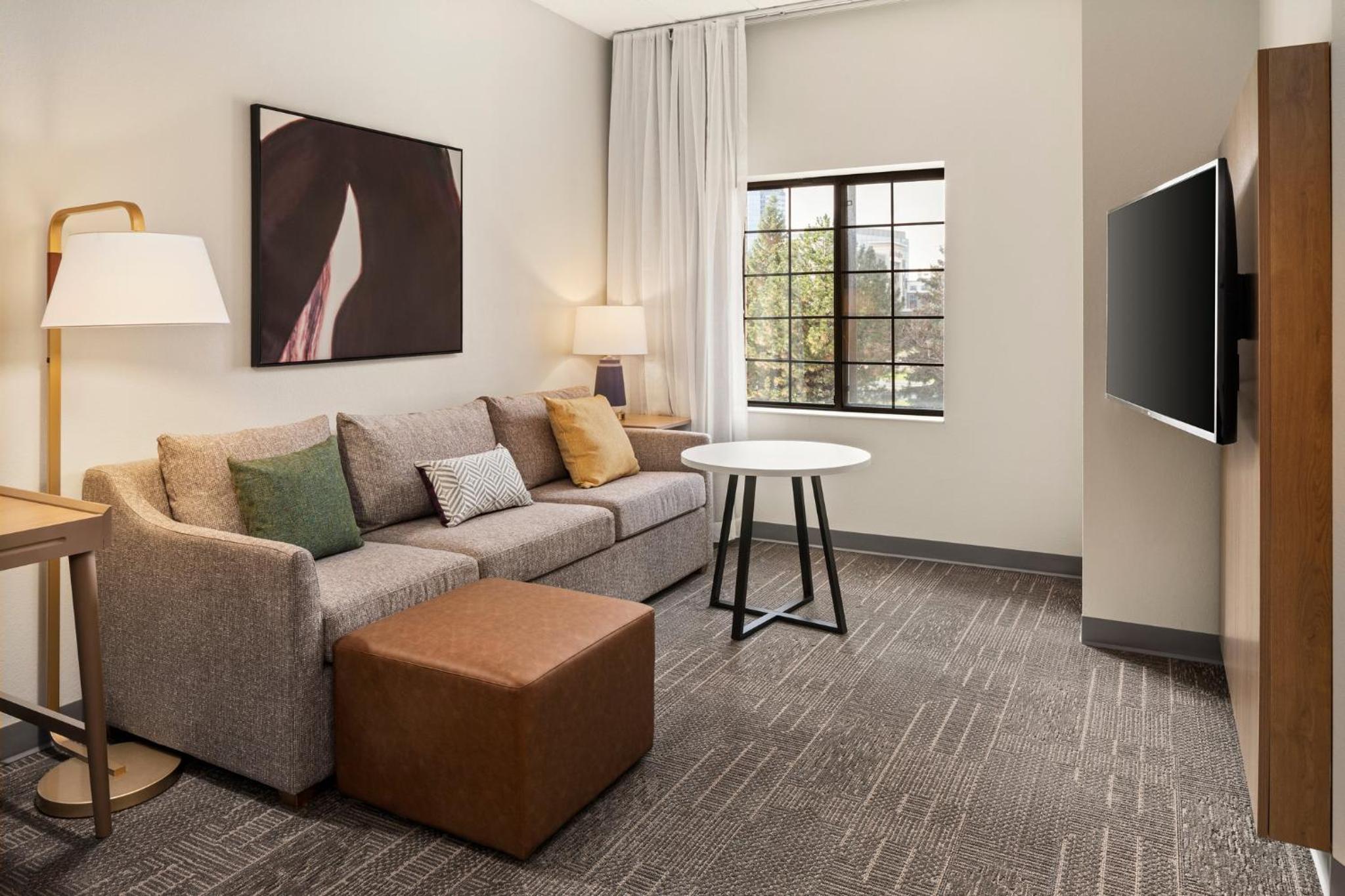 One-Bedroom King Suite - Photo 8