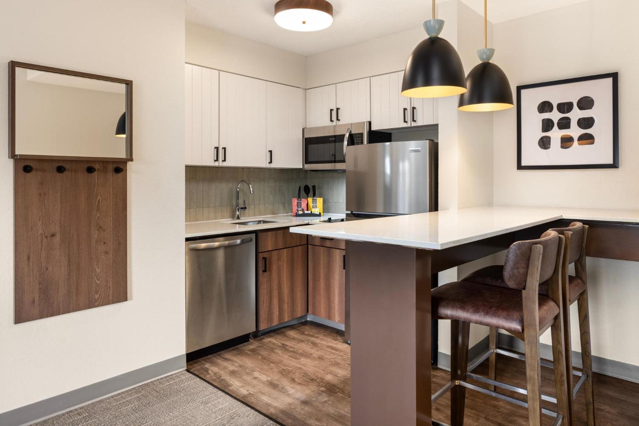 One-Bedroom King Suite - Photo 2