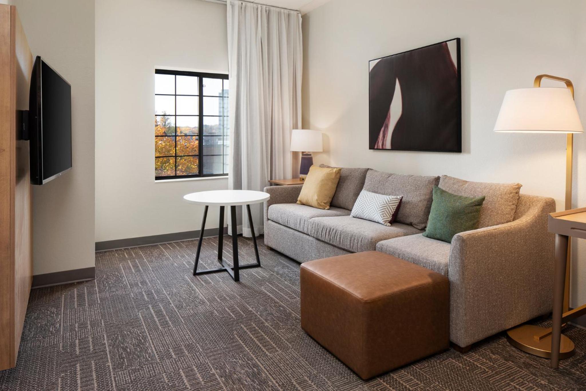One-Bedroom King Suite - Photo 5