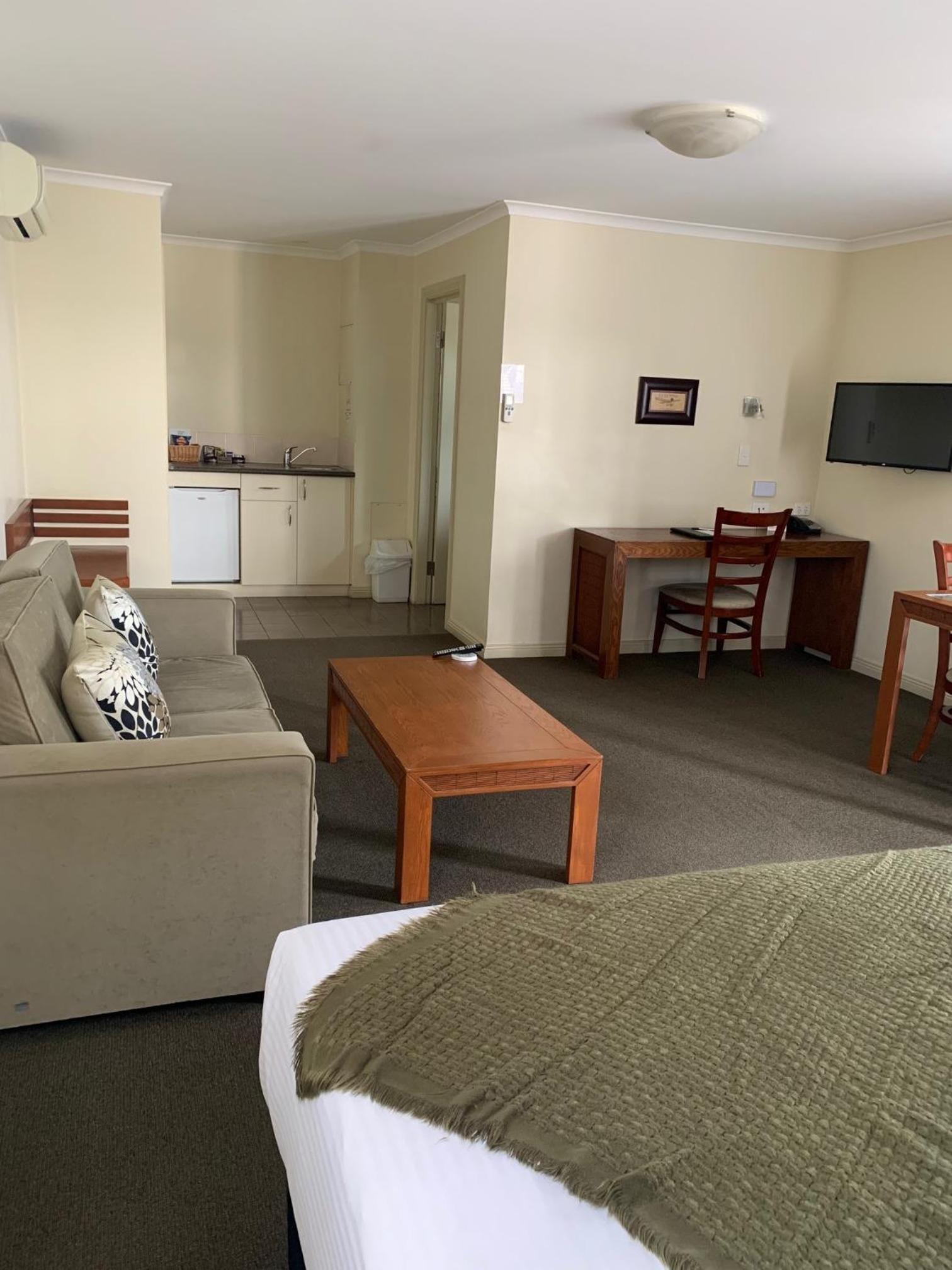 Deluxe King Room photo 2