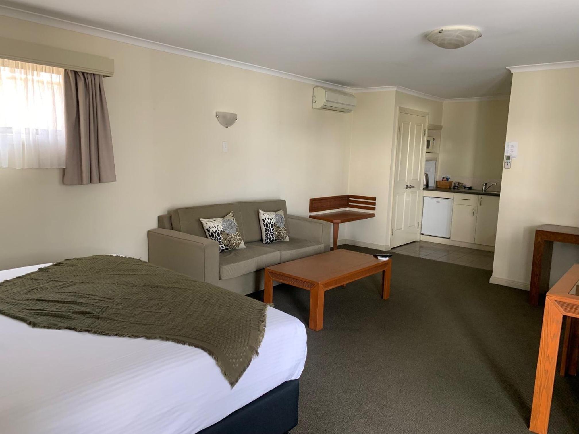 Deluxe King Room photo 3