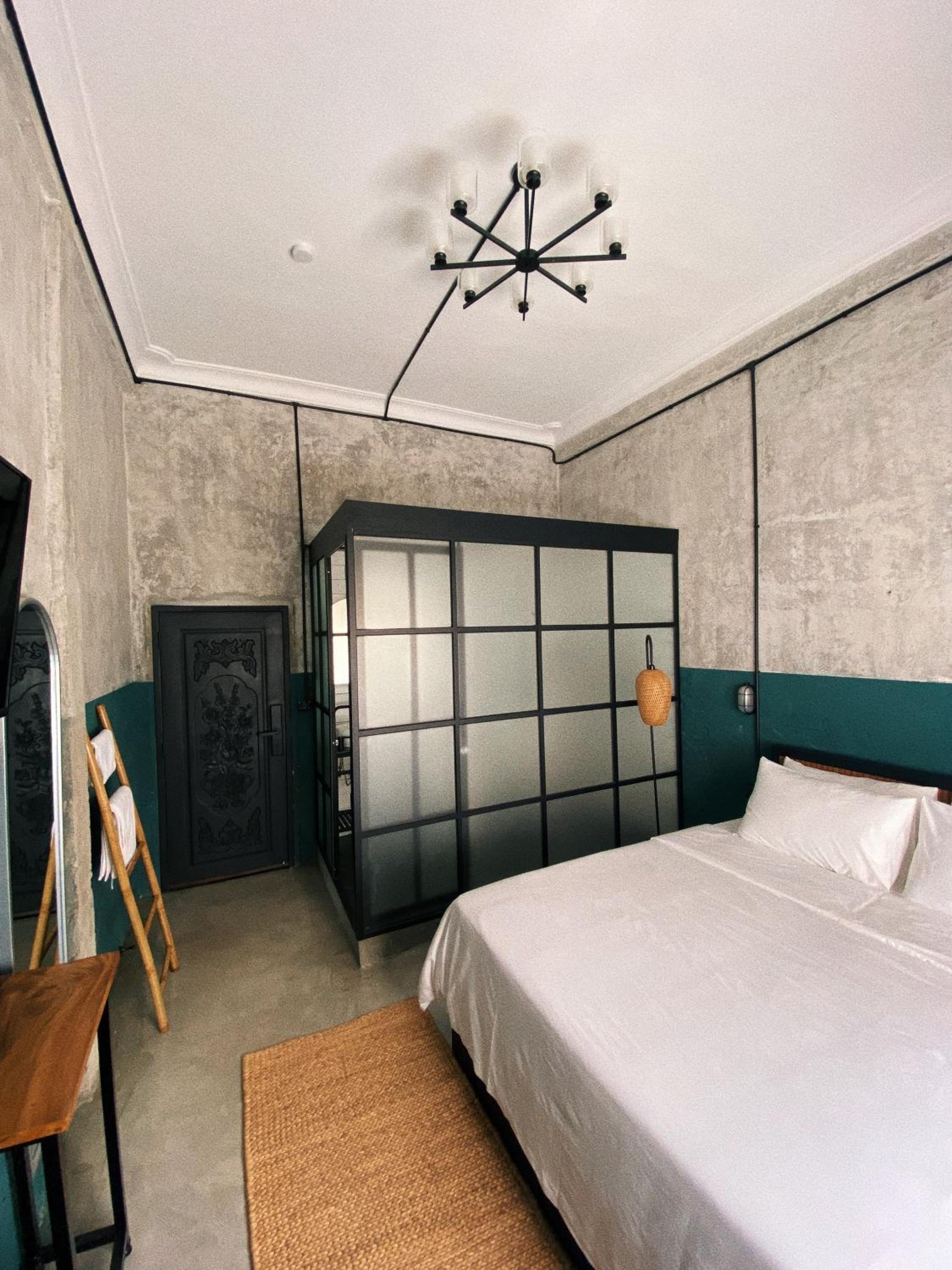 Deluxe Queen Room - Photo 4