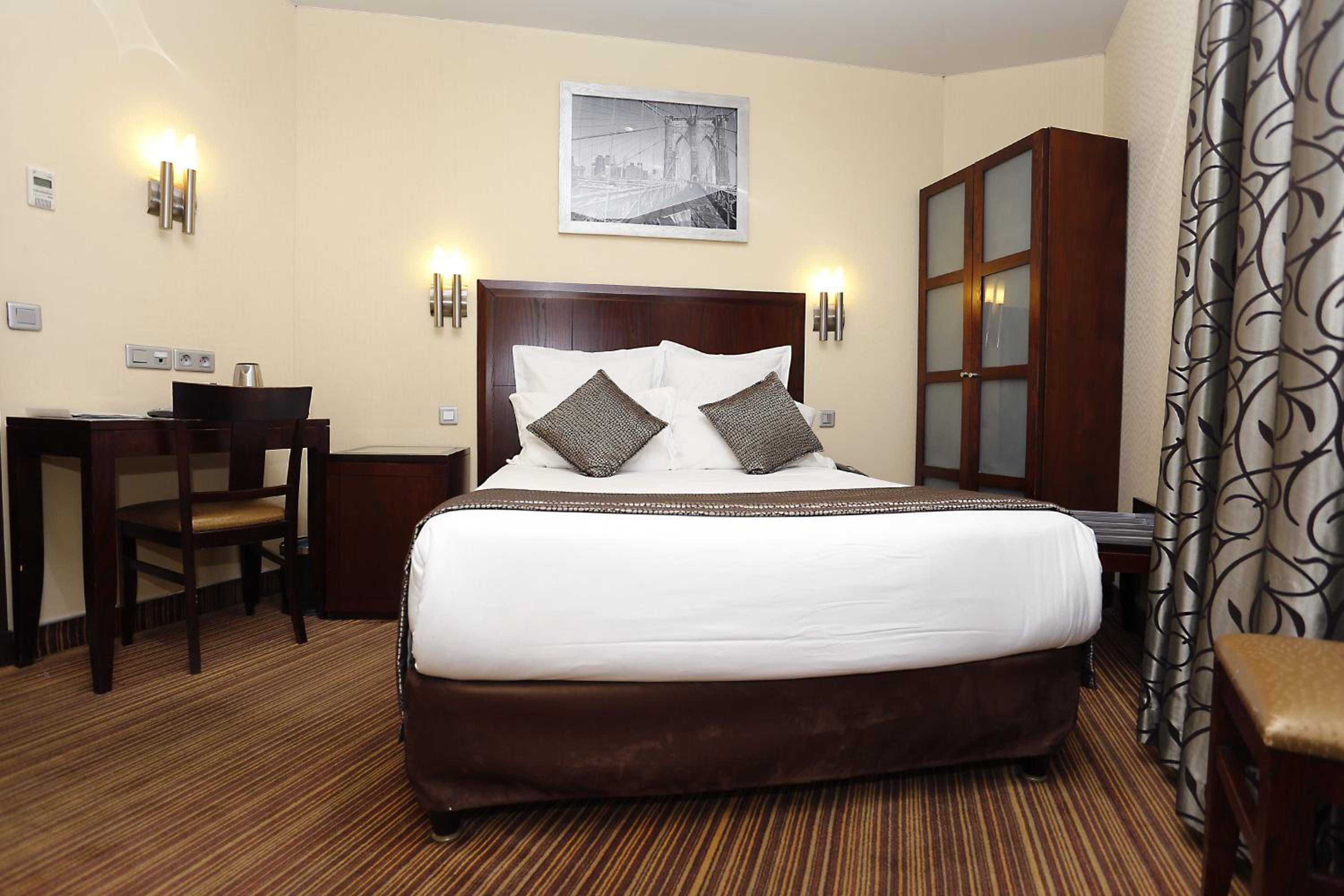 Two Double Room Adjacent
