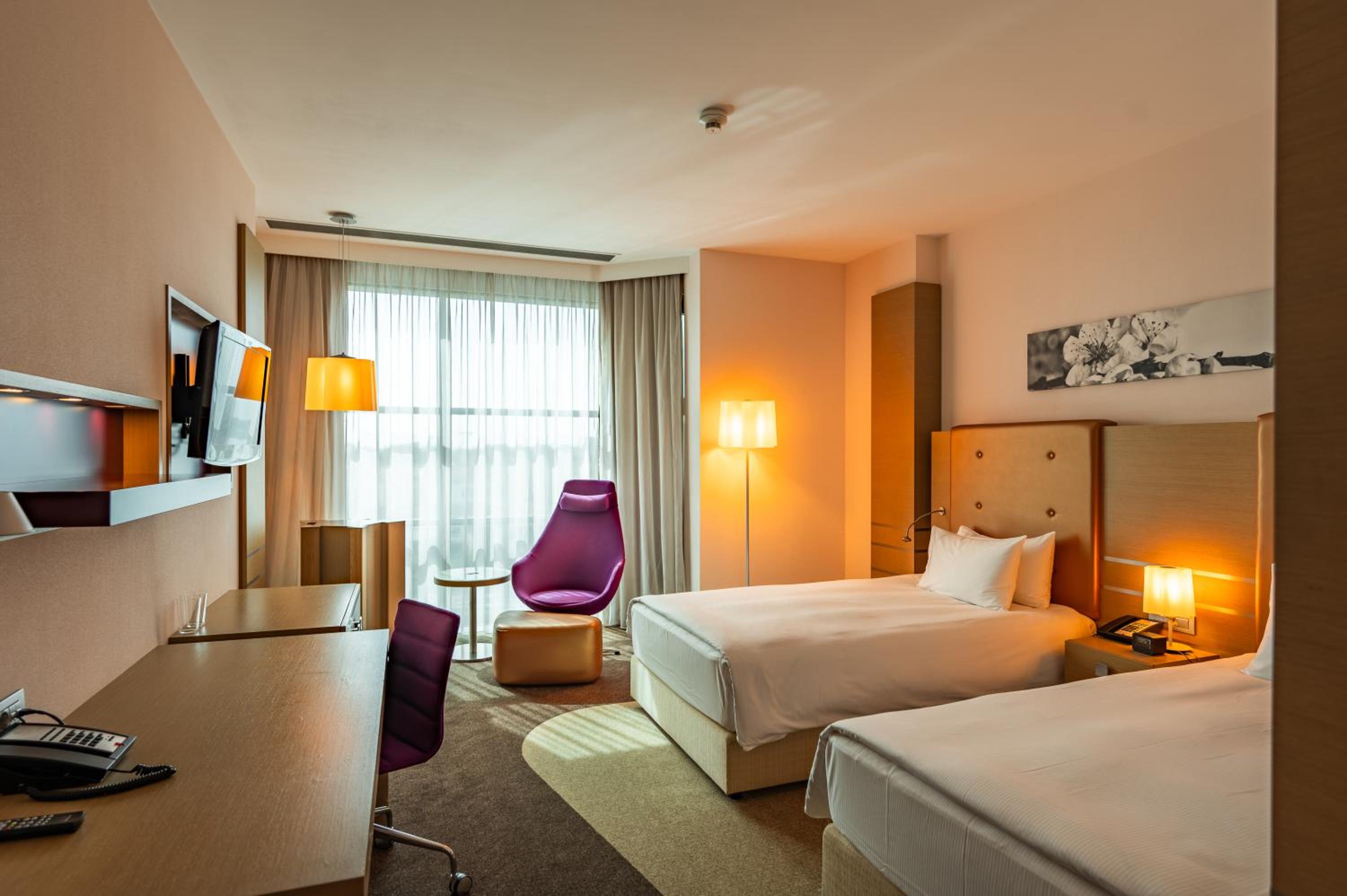 Twin Room - Photo 2