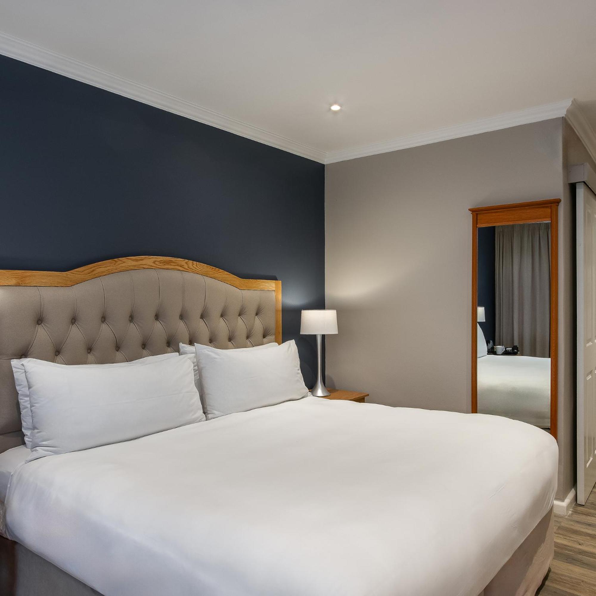 Standard King Room - Photo 3