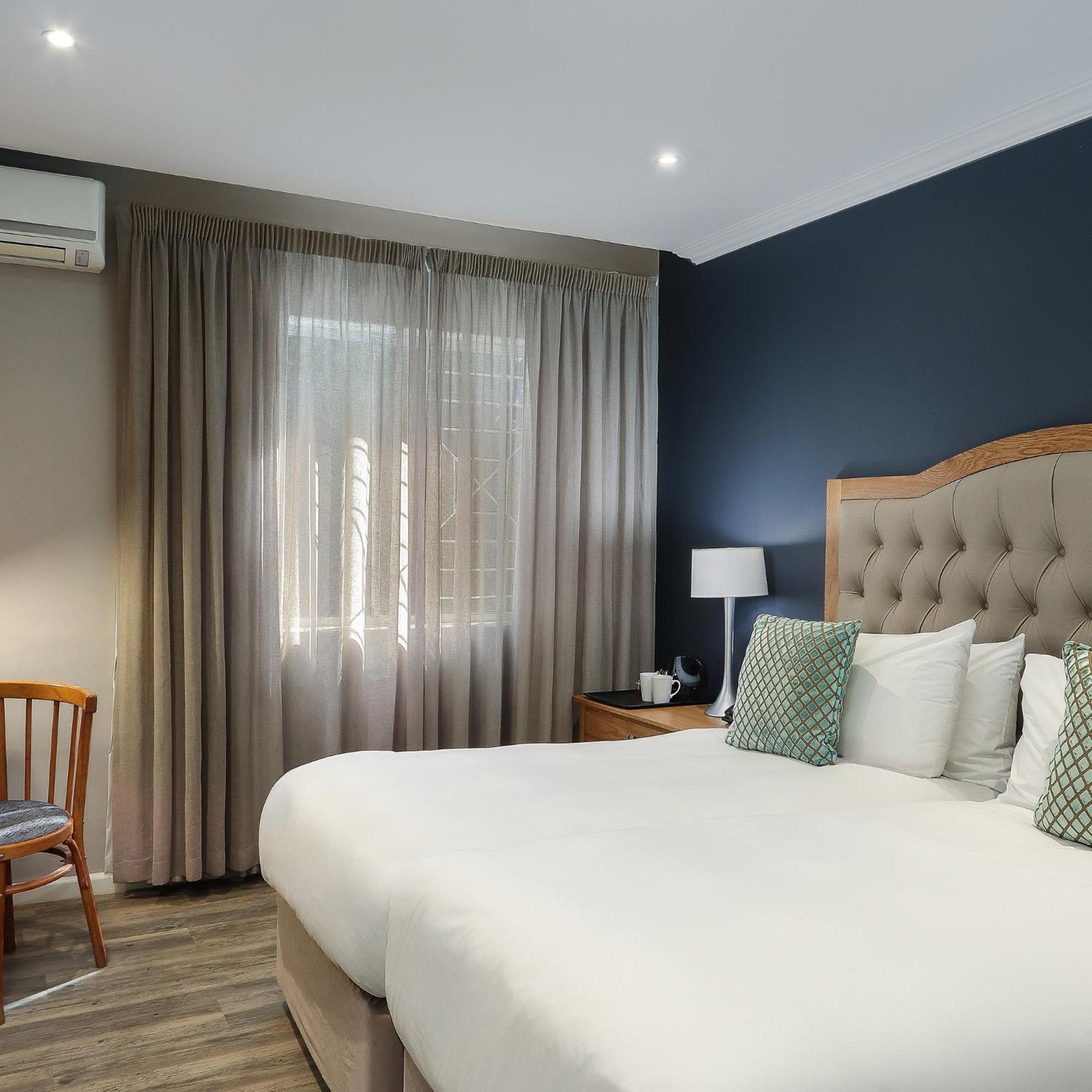 Standard Twin Room - Photo 1