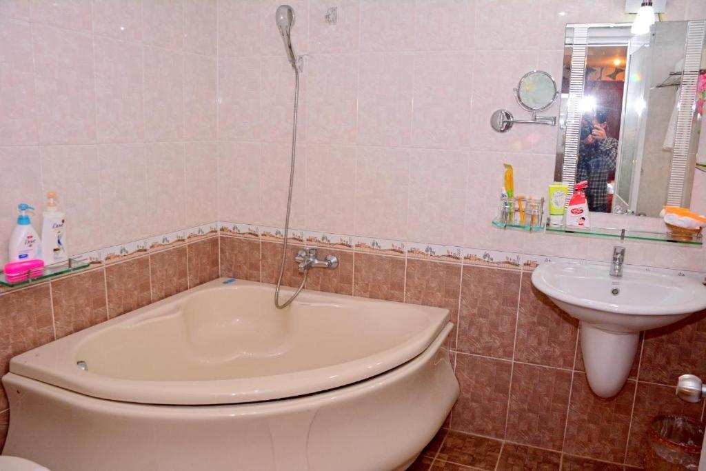 Deluxe Double Room - Photo 8