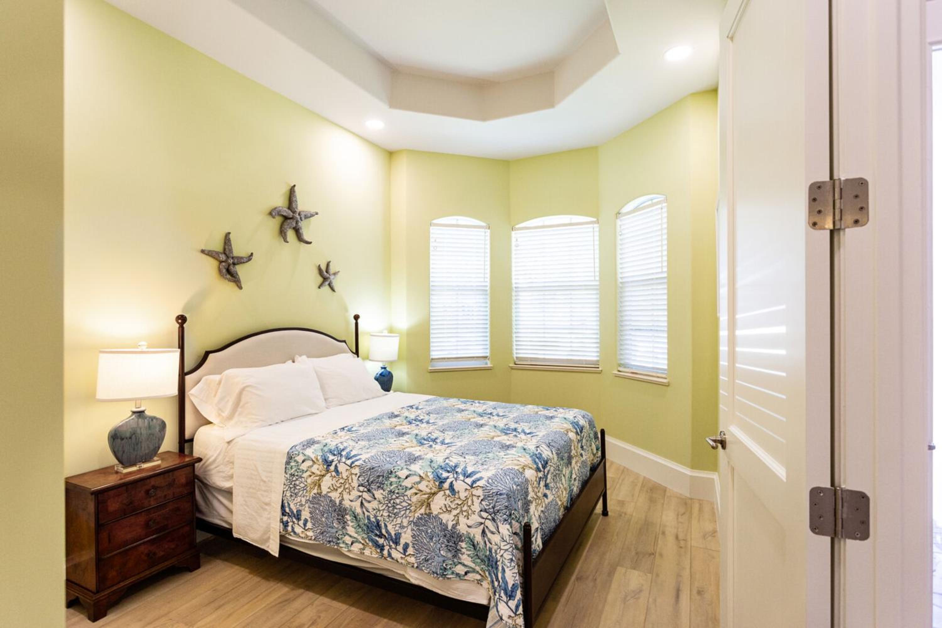 Four-Bedroom House photo 2