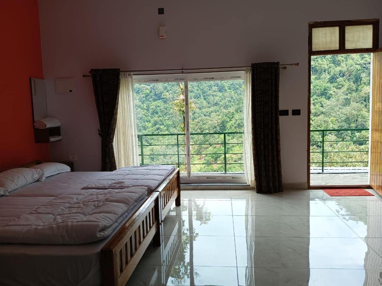 Quadruple Room With Mountain View photo 2