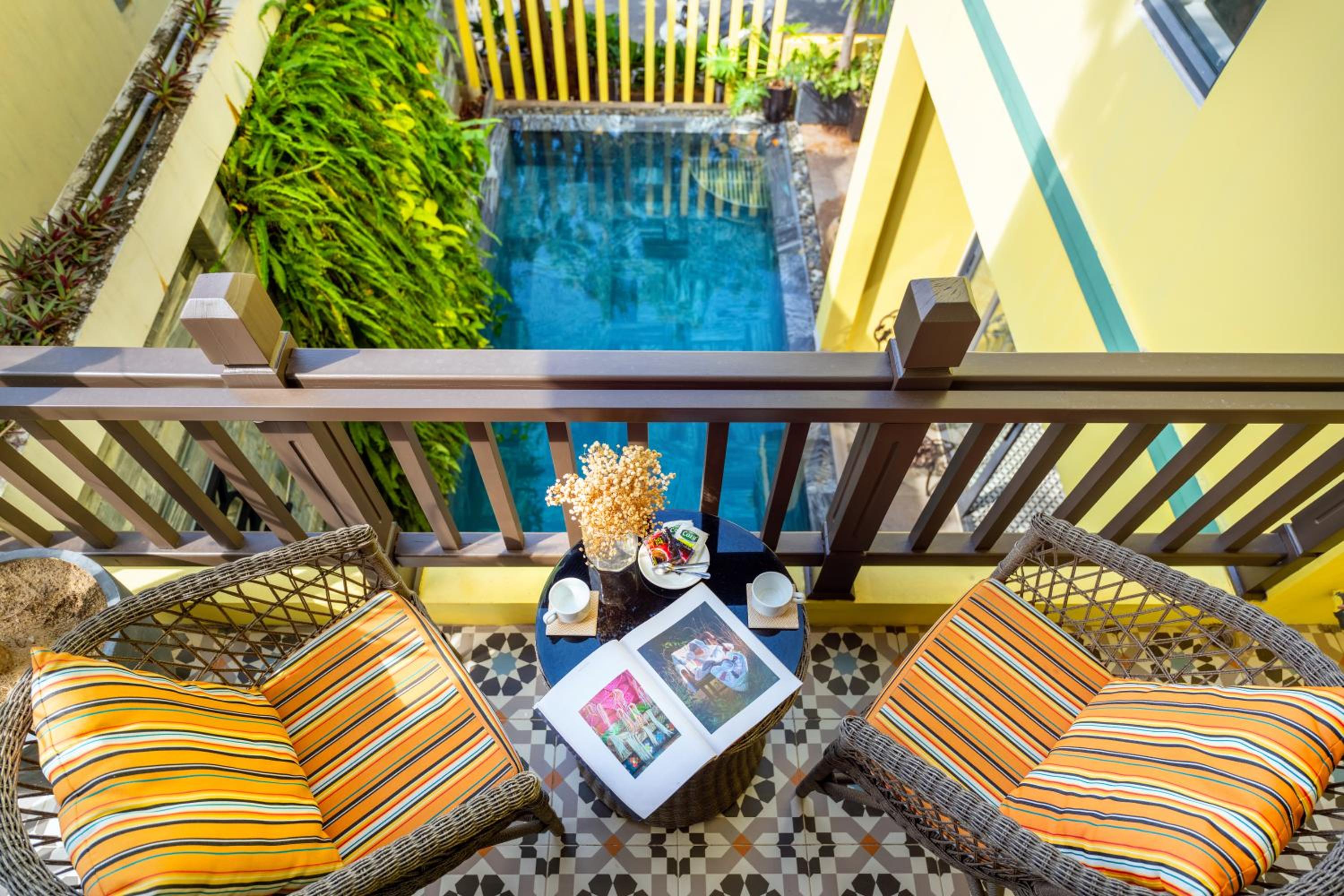 Deluxe Double Room with Balcony - Photo 2