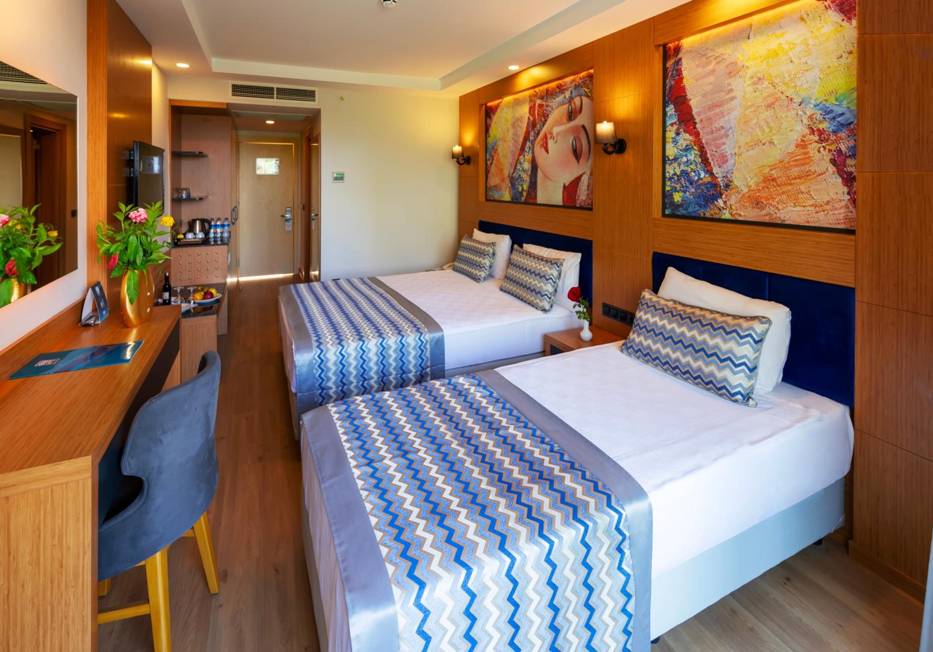 Standard Double or Twin Room - Photo 3