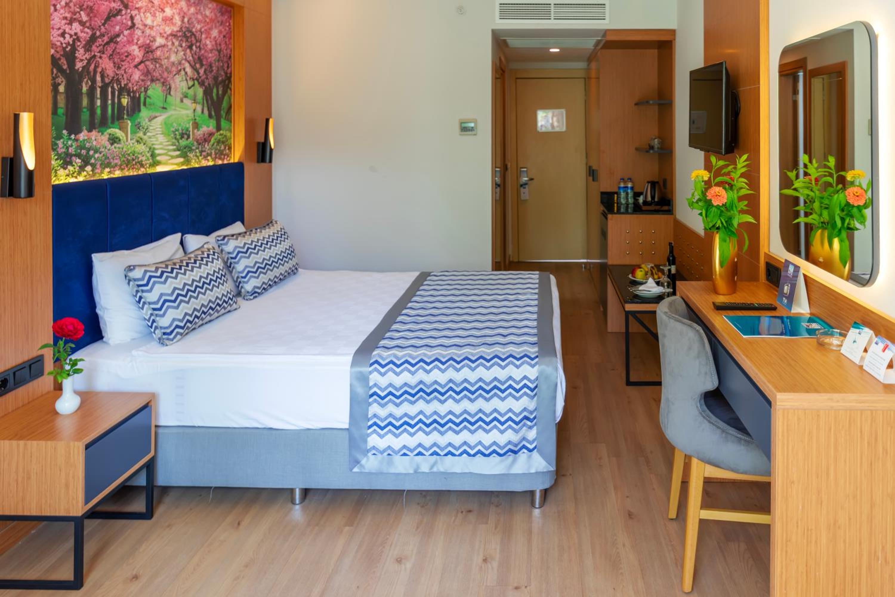 Standard Double or Twin Room - Photo 5