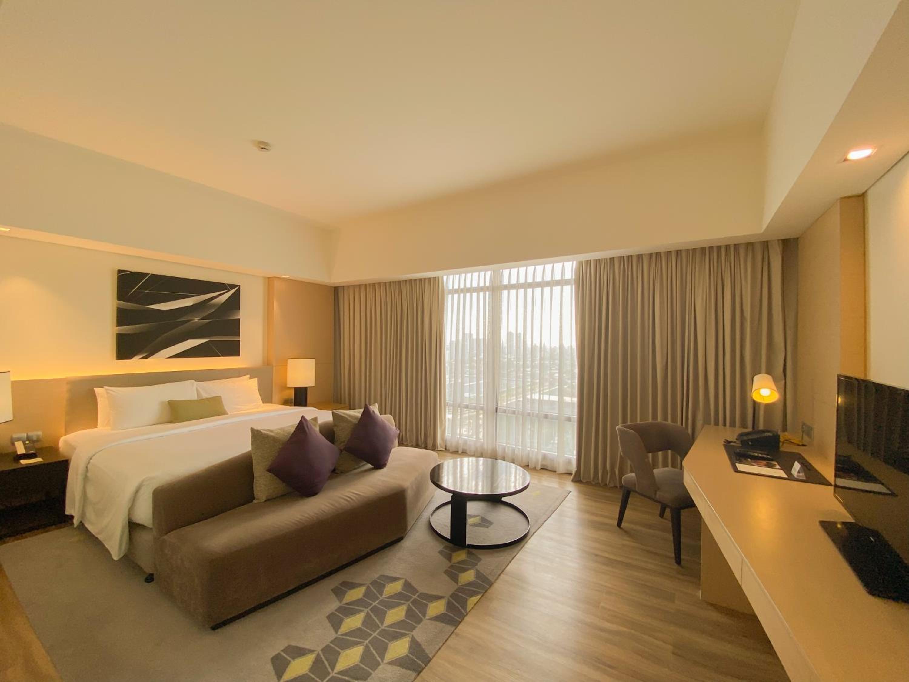 Premier Room - Pool View