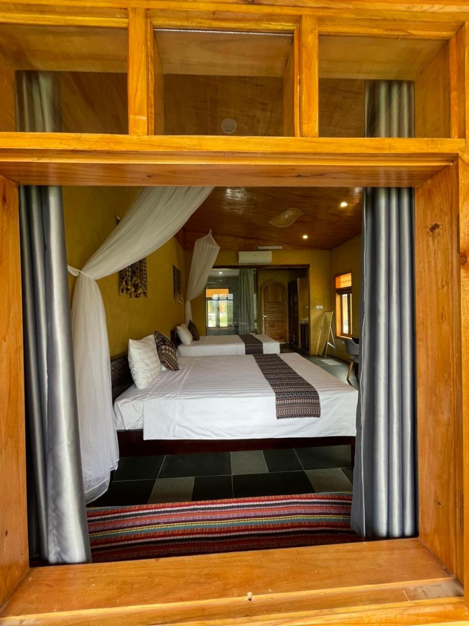 Family Suite with Balcony - Photo 6