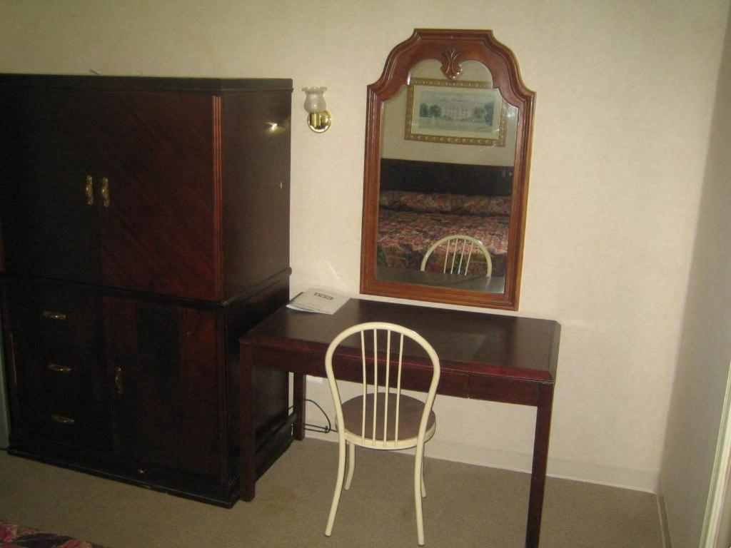 Double Room with Two Double Beds photo 3