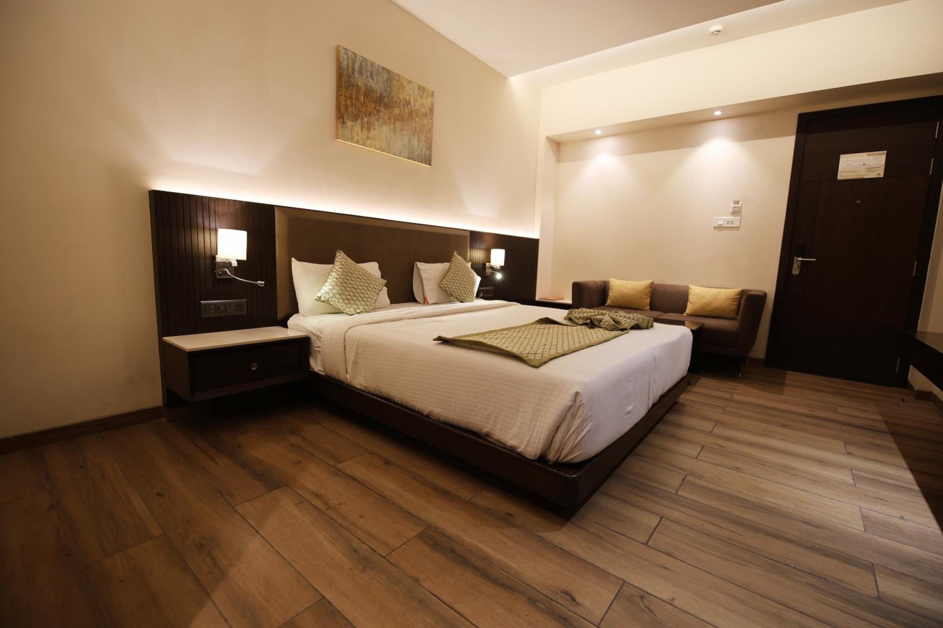 Deluxe Room King Bed