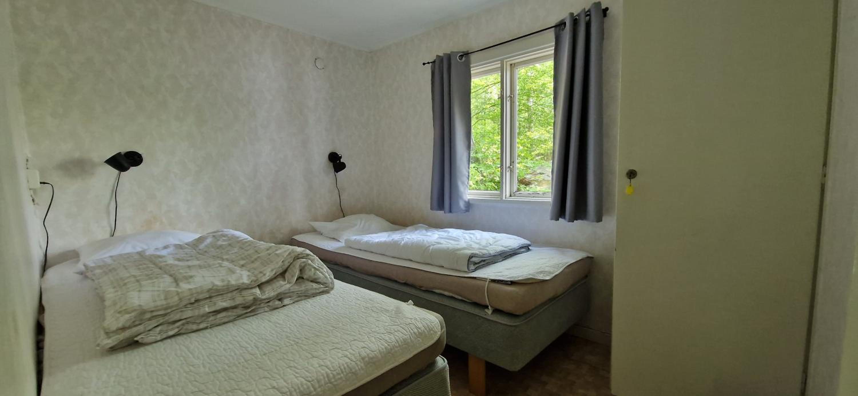 Small Two-Bedroom House (6 Adults)