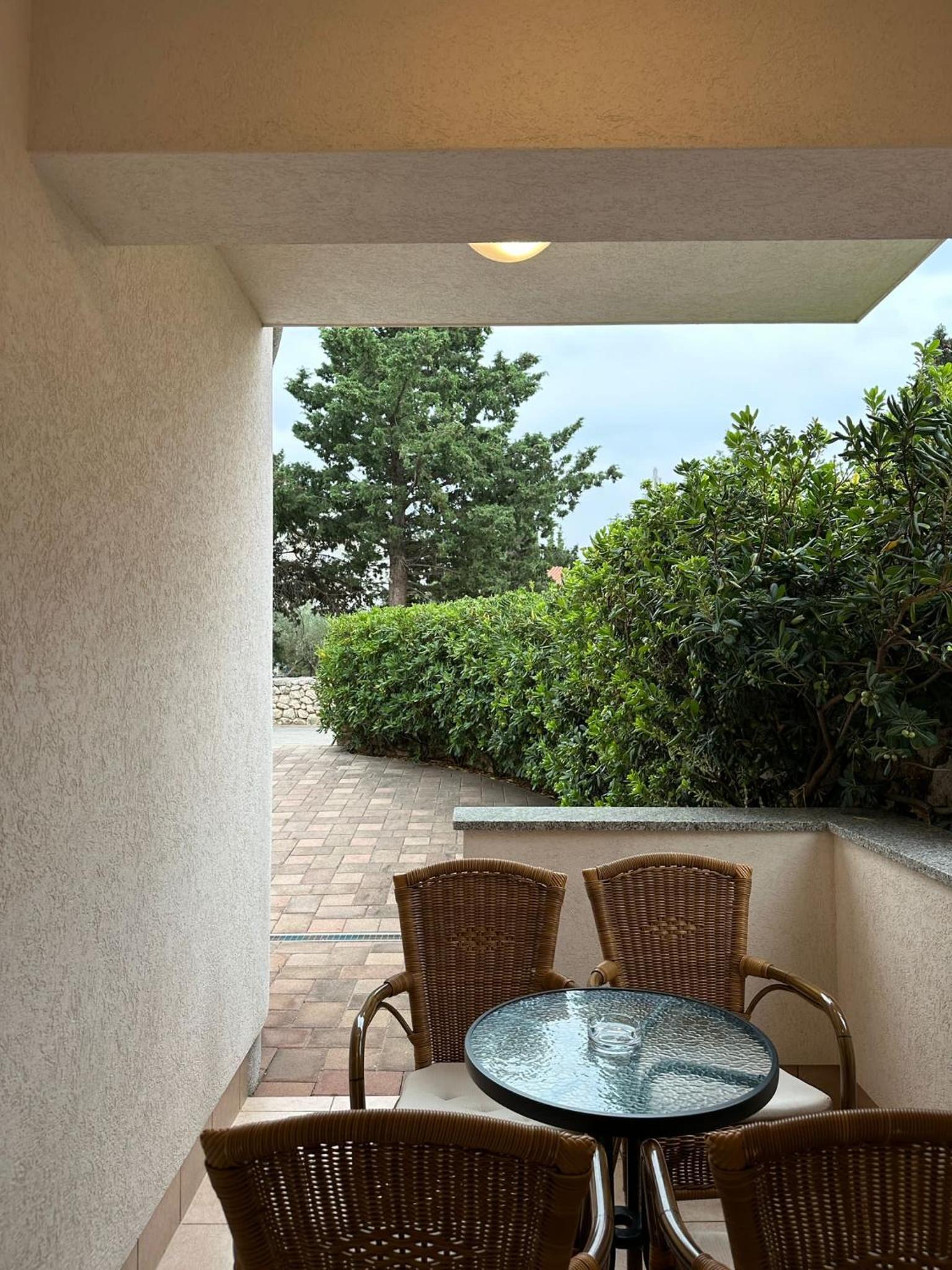 One-Bedroom Apartment - Photo 12