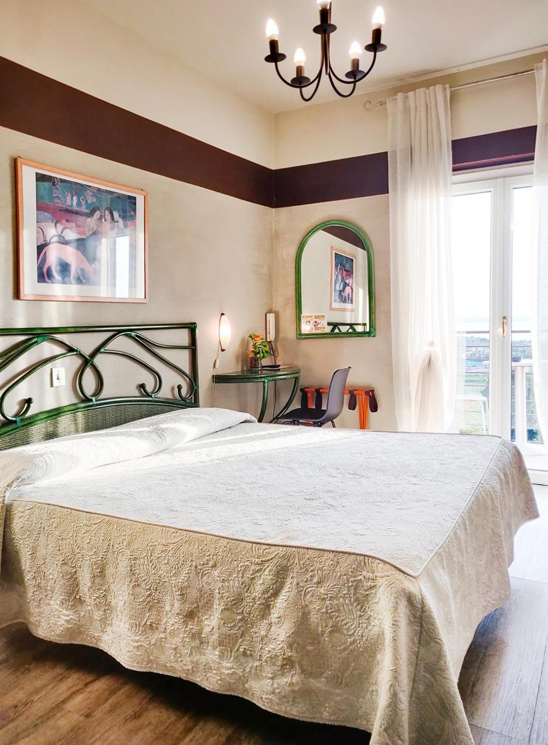 Standard Double Room with Balcony and Lake View