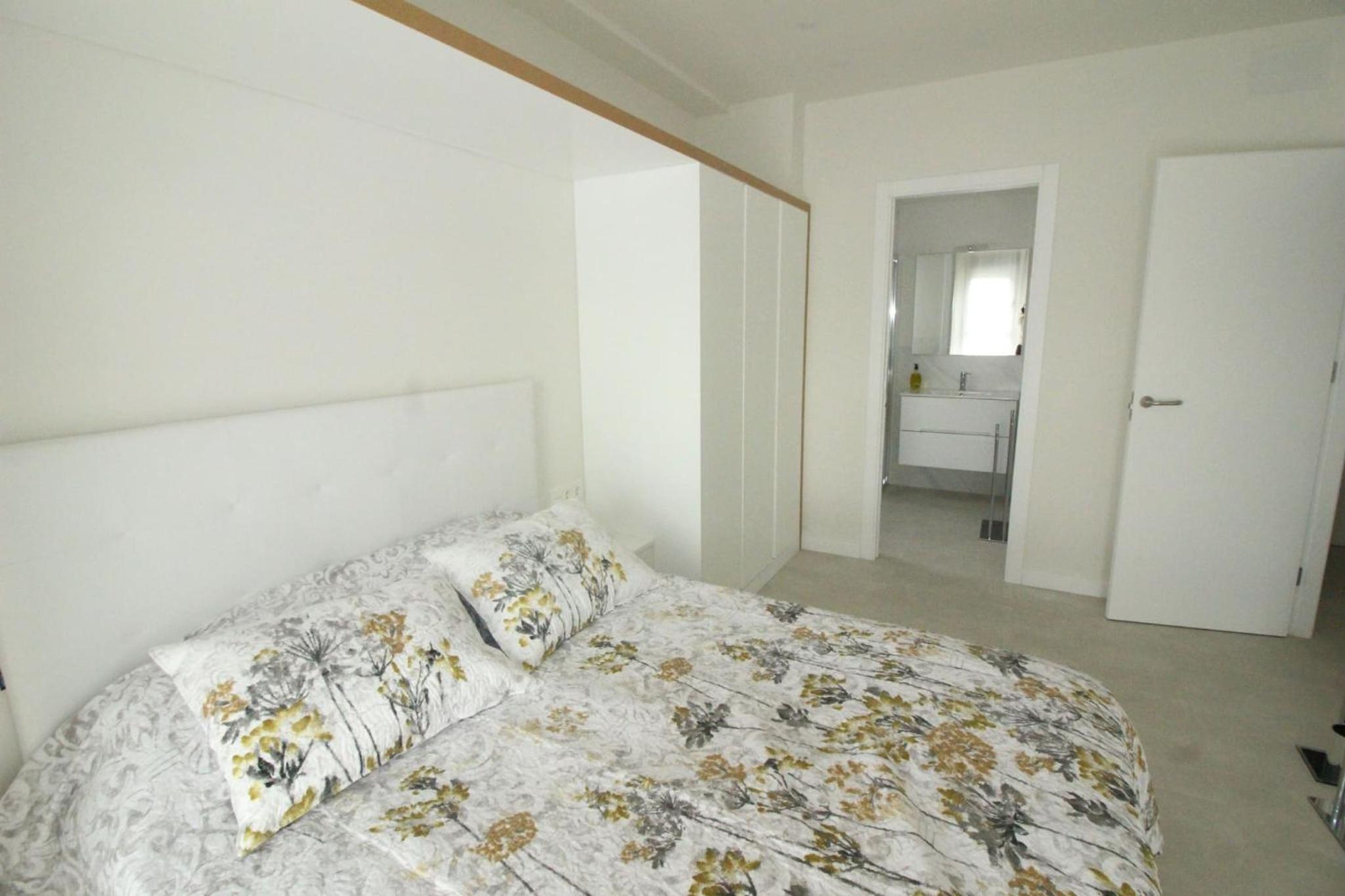 Apartamento con vista a la piscina
