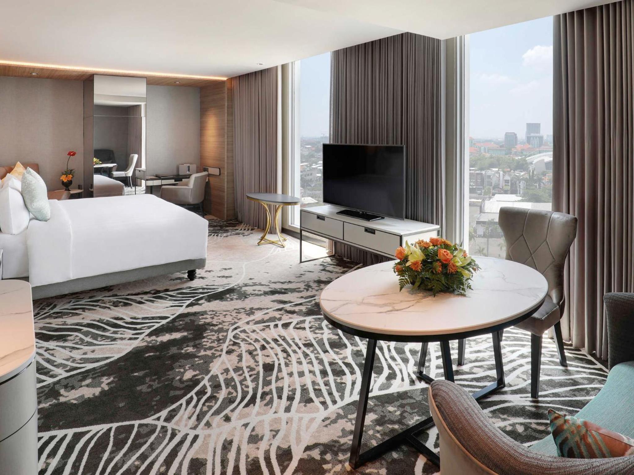 Deluxe King Suite - Photo 1