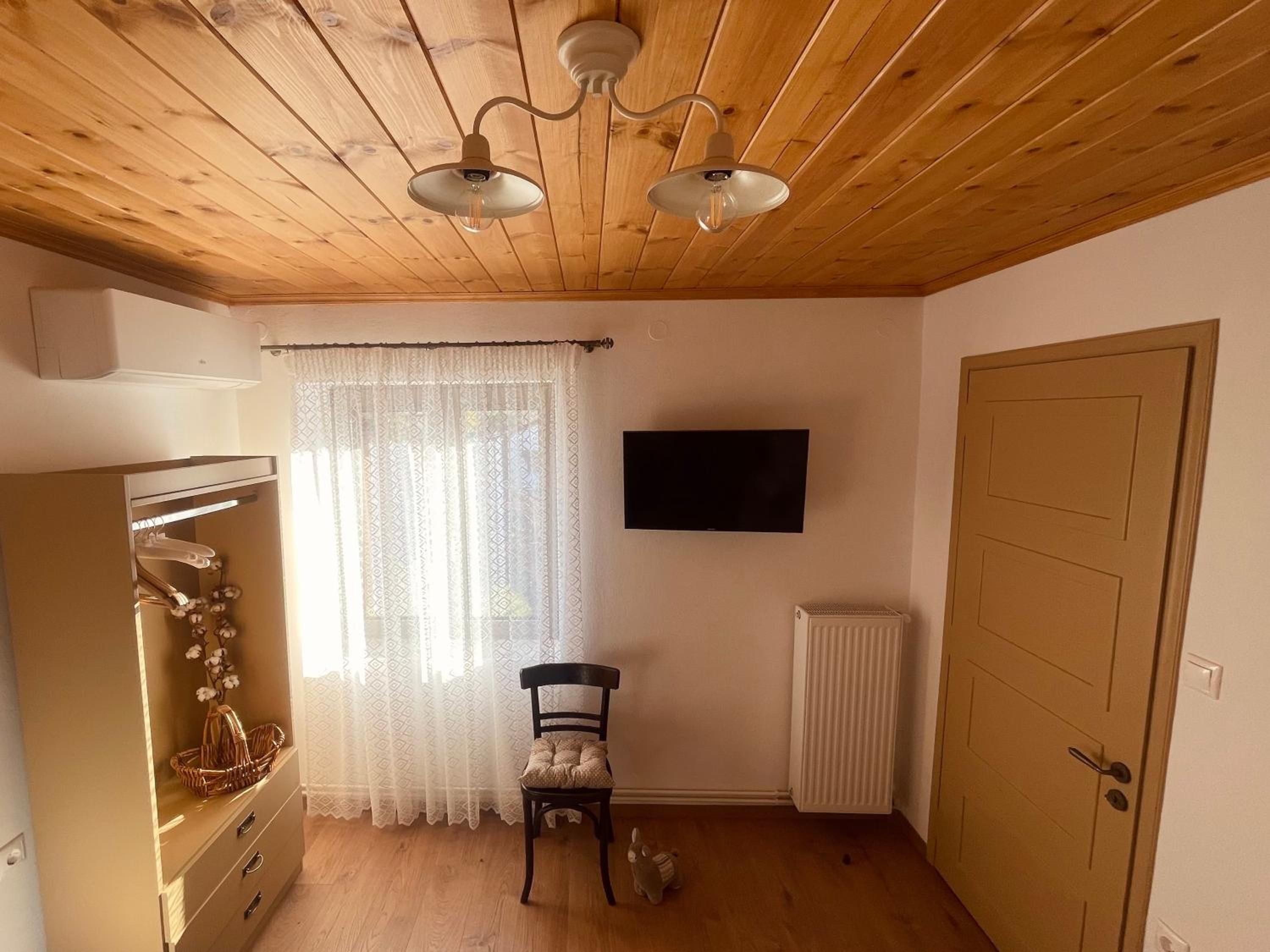 Apartment with mountain view on first floor photo 1