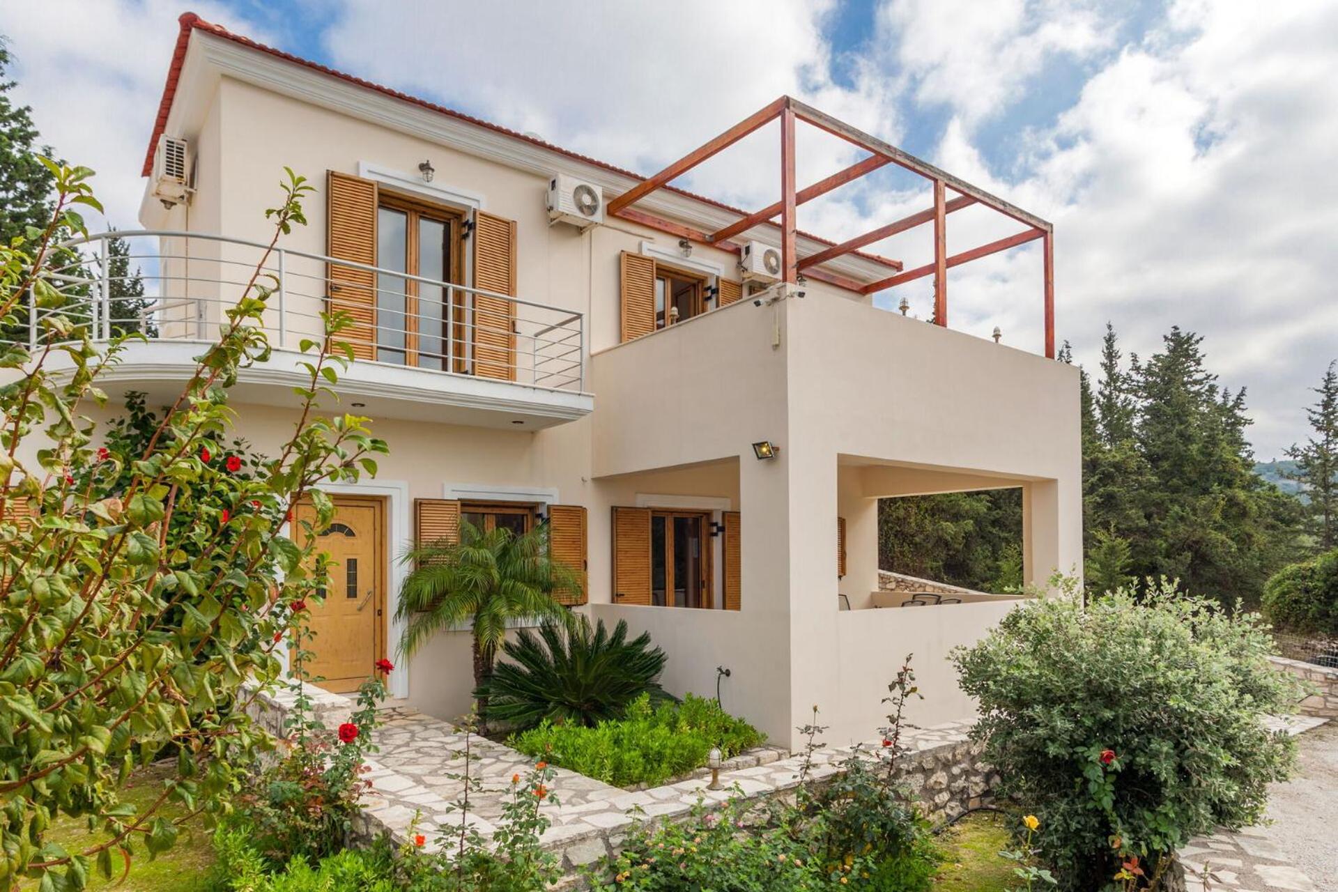 Villa photo 2