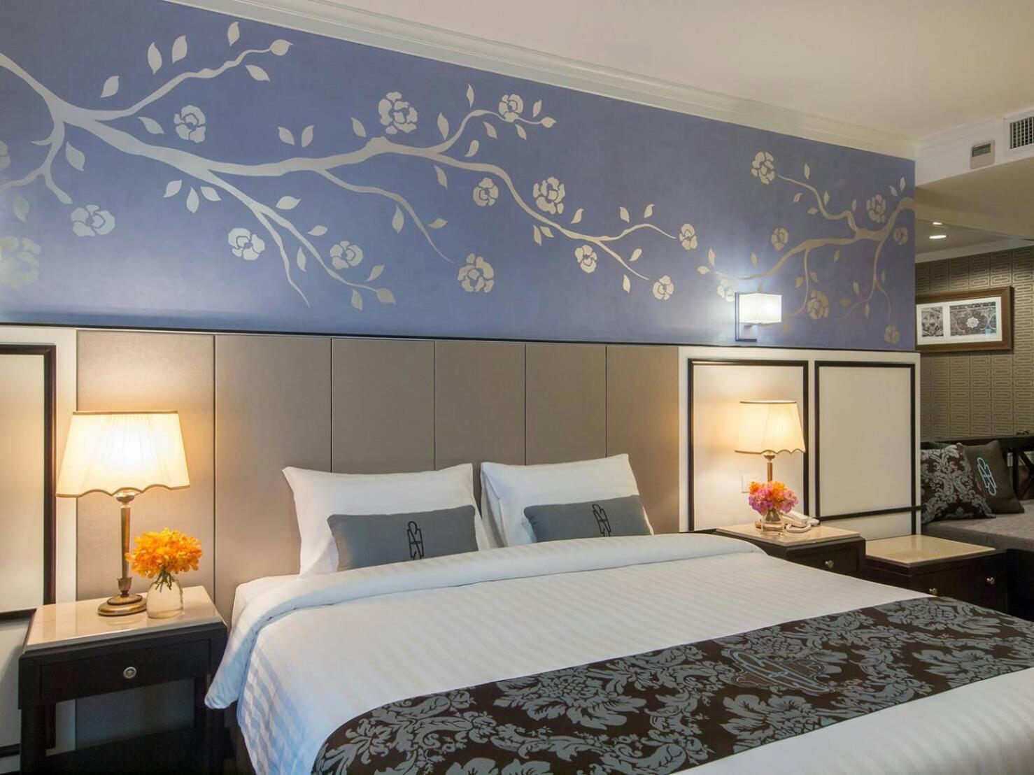 Grand Deluxe King Room