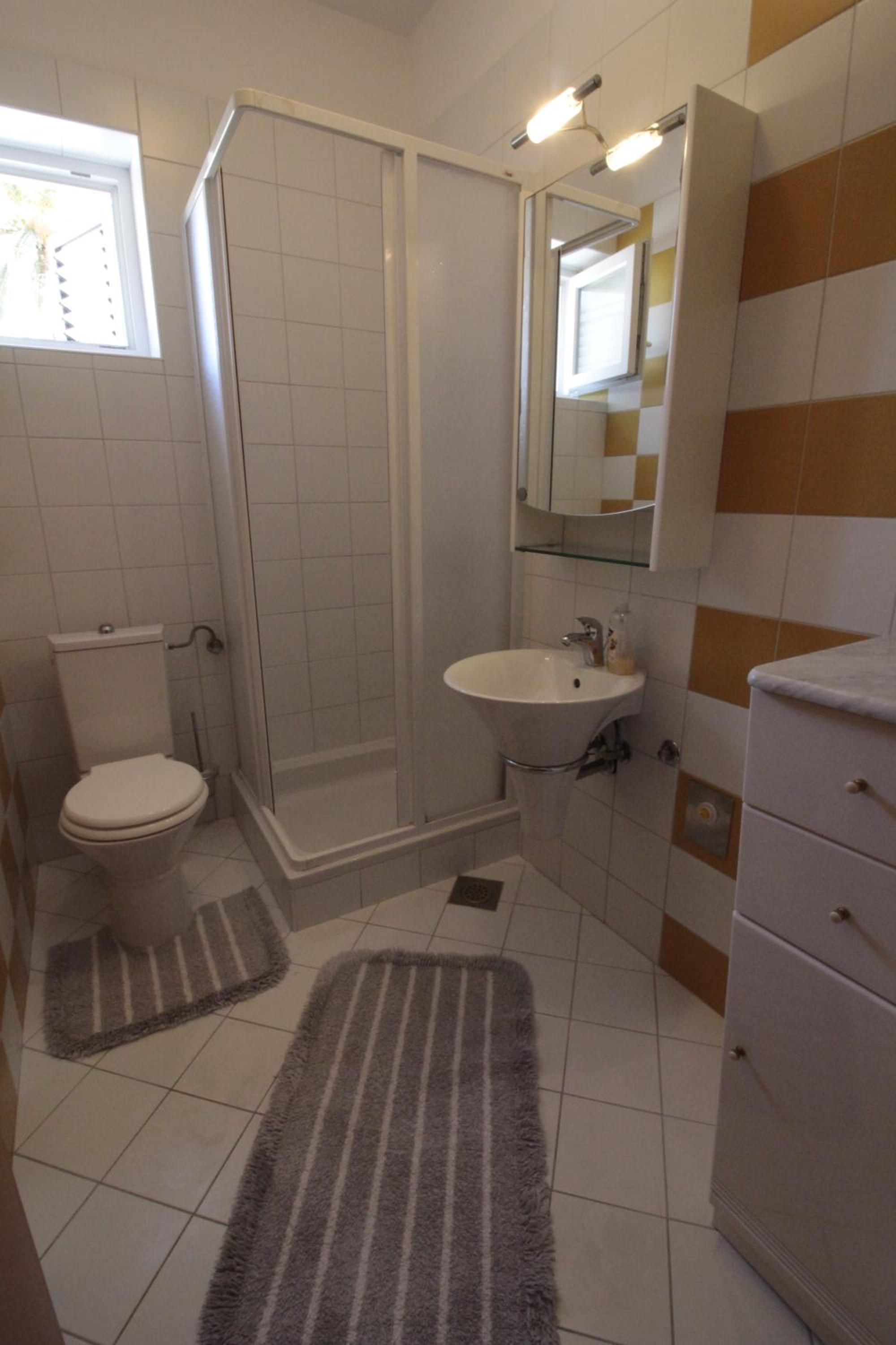 Double Room - Photo 9