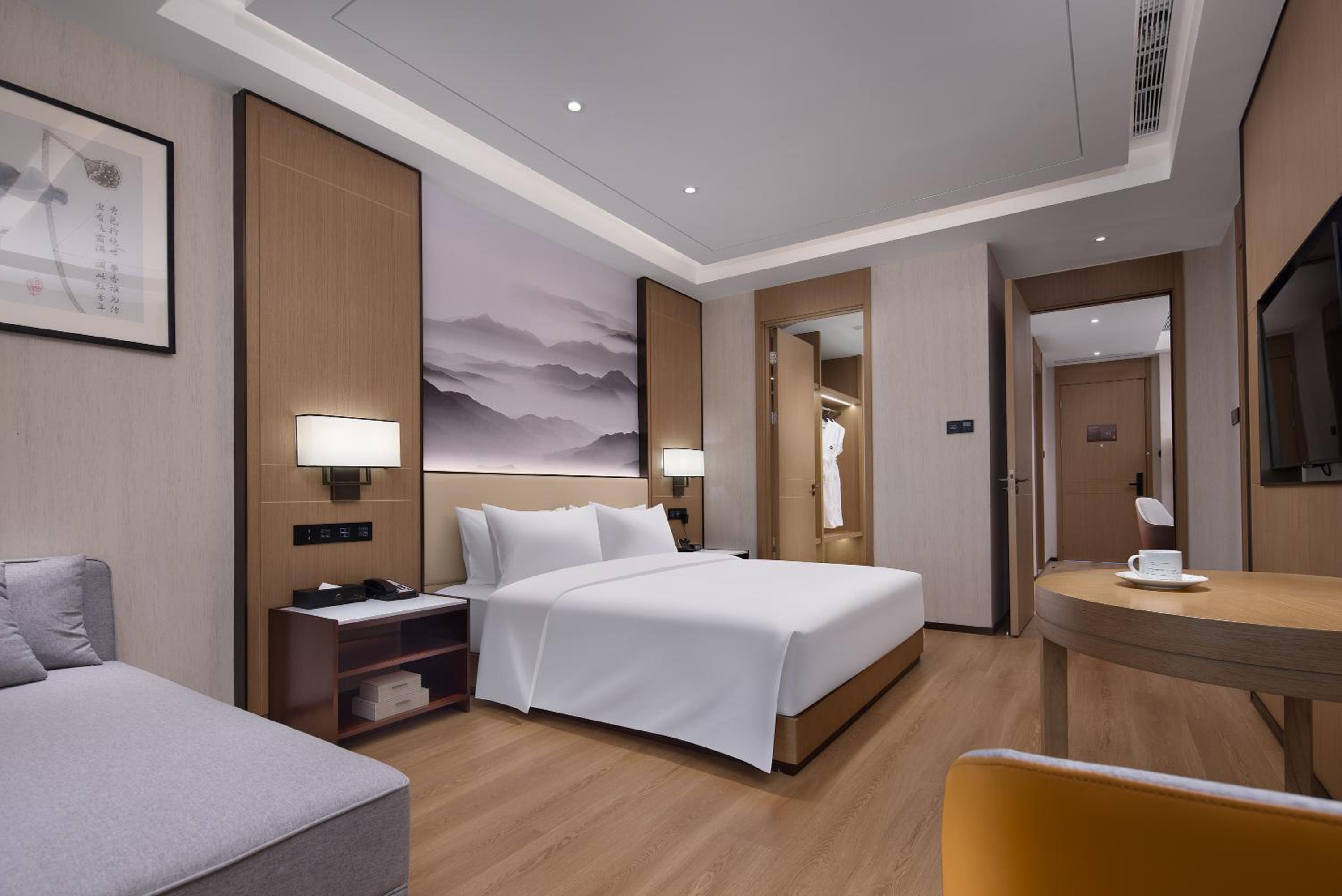 Deluxe Suite photo 3