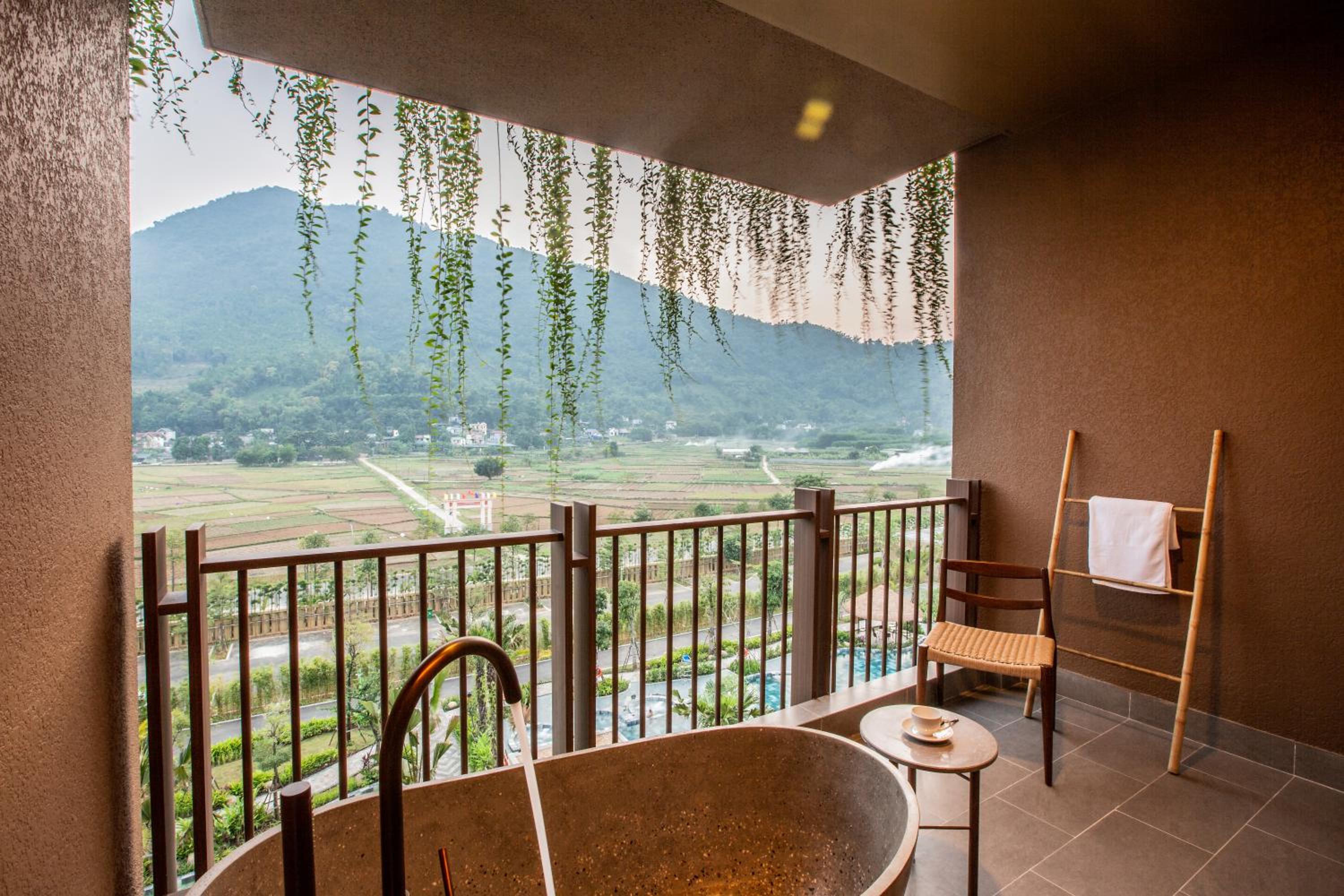 Executive Double Room with Pool View - Photo 3