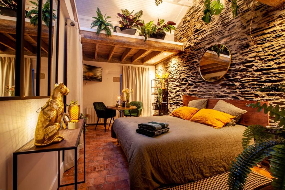 Double Room with Spa Bath photo 2